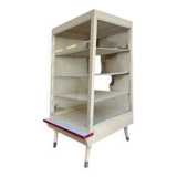 Comptoir de magasin en bois vintage, vitrine, étagère