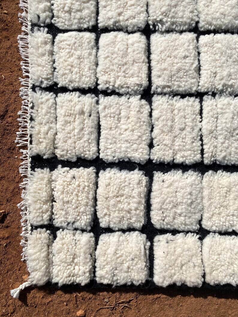 Handmade Moroccan rug 200cm x 300cm