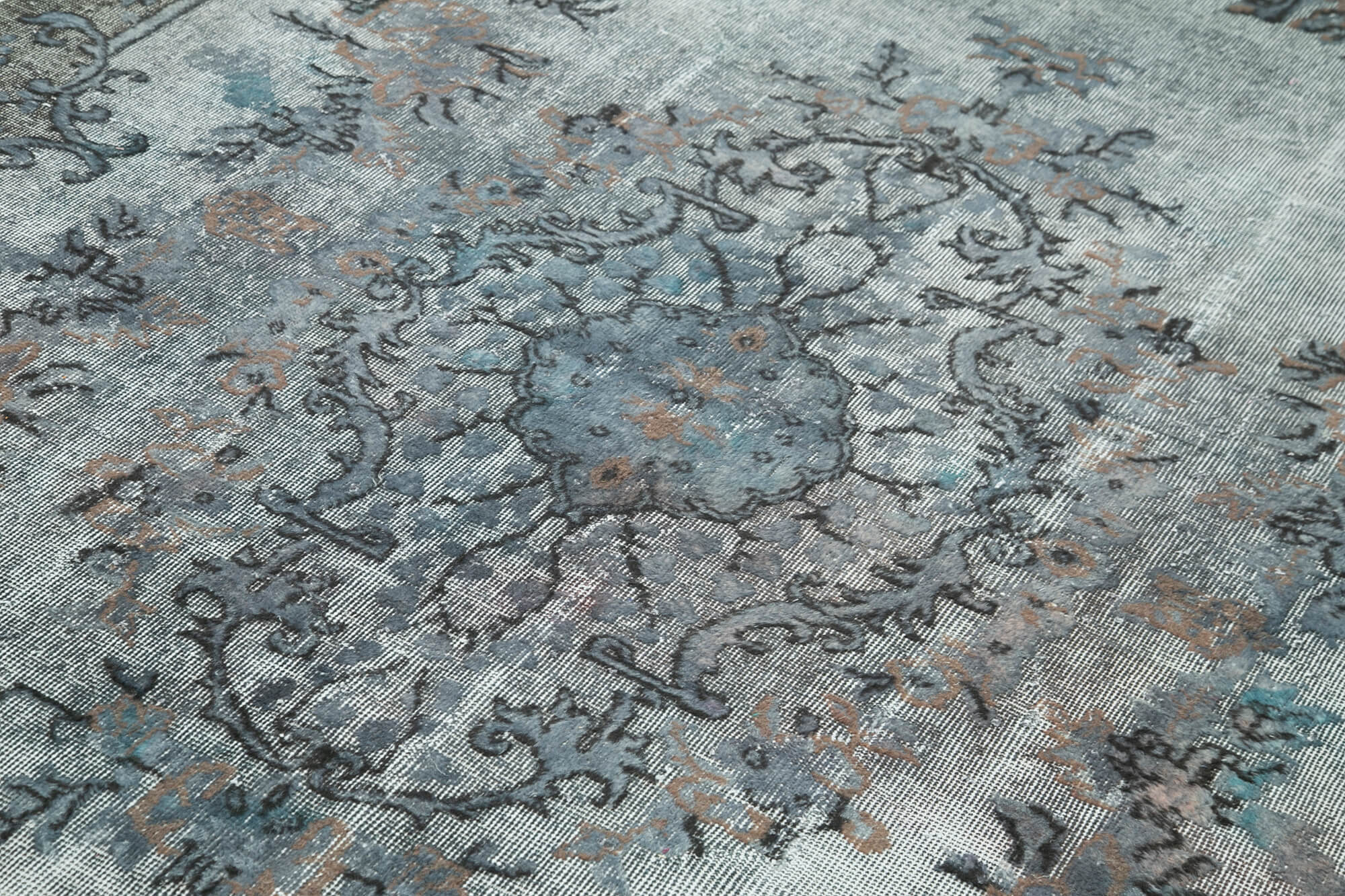 Hand-knotted carved anatolian 1980s 200 cm x 320 cm grey carpet