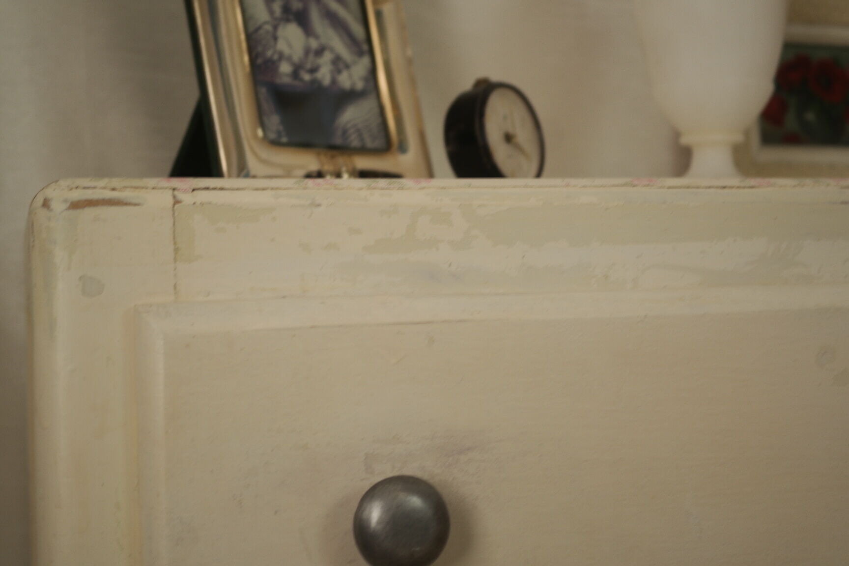 Commode art déco blanche patinée