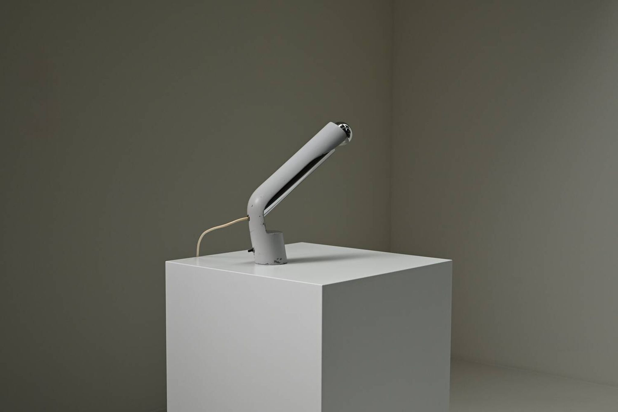 Pugno table lamp by Richard Carruthers for Fontana Arte, 1970s Italy.