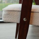 Fauteuil vintage bouclé blanc model 366 by Chierowski