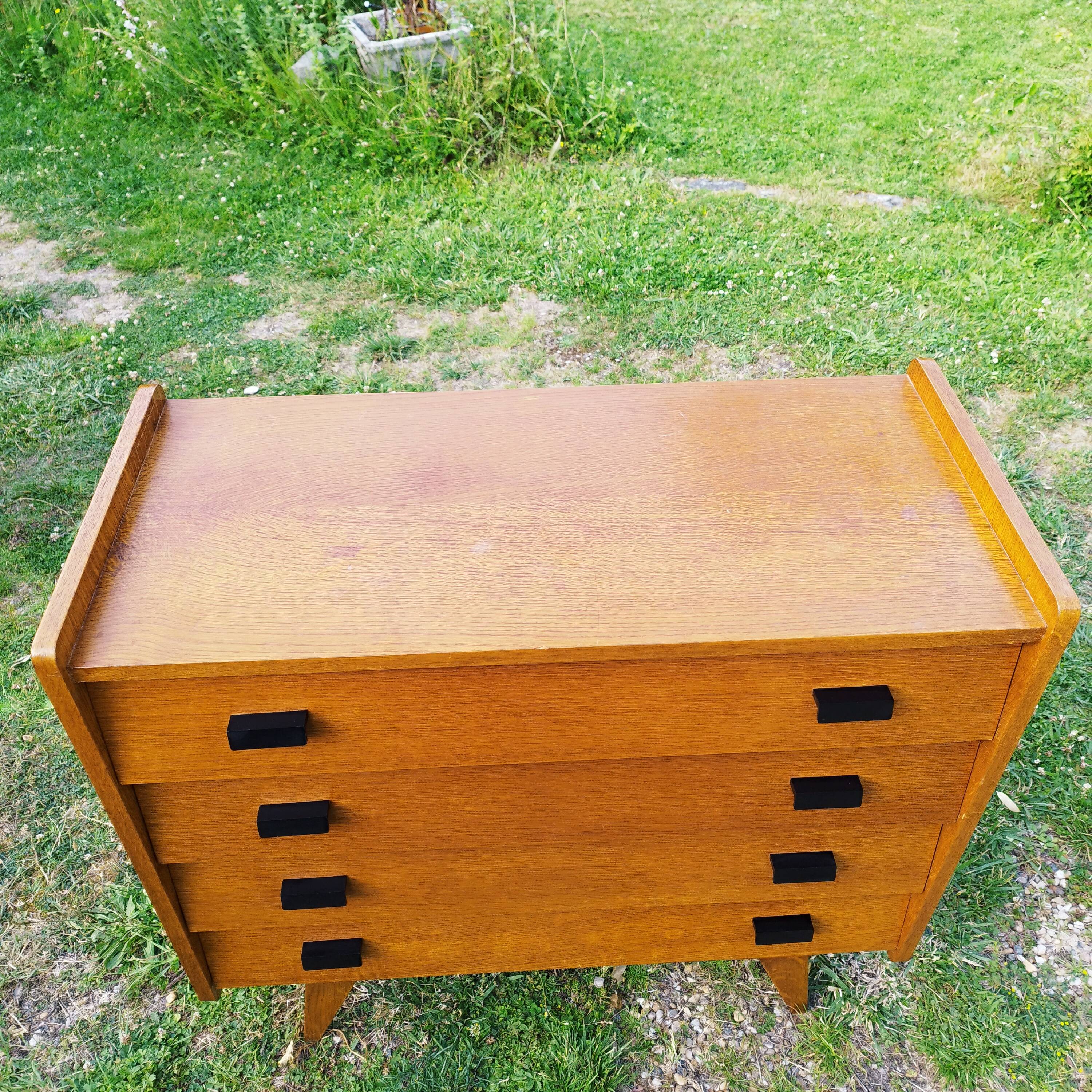 Vintage chest of drawers