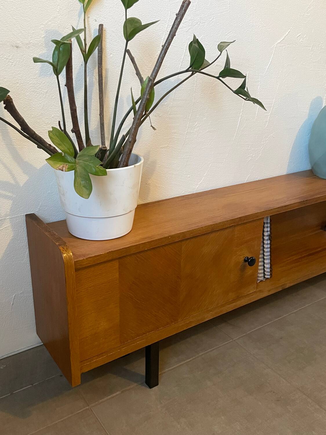 Very beautiful vintage low sideboard (shallow)