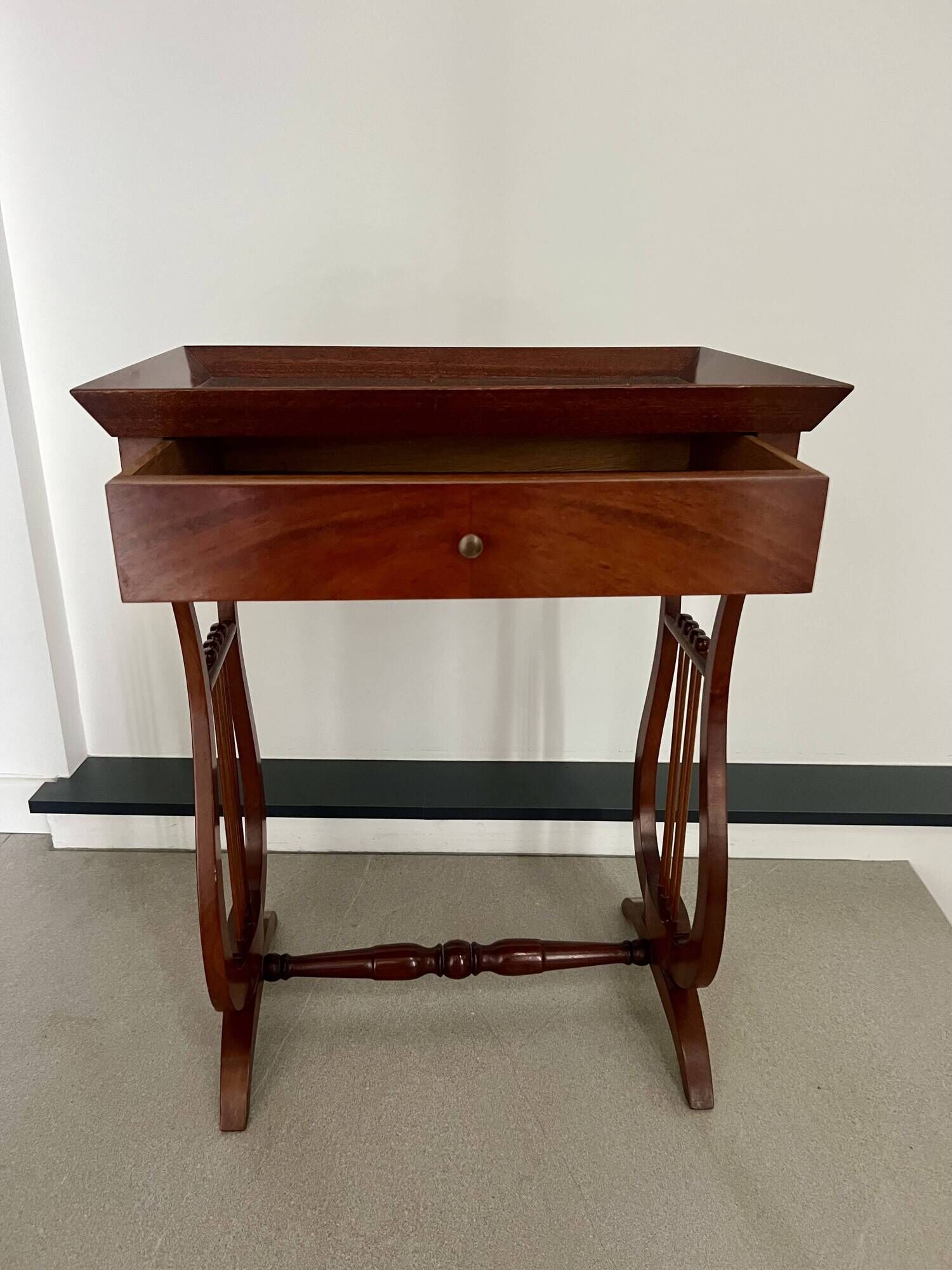 Ancienne Table d'appoint Table de nuit Petit meuble avec tiroir