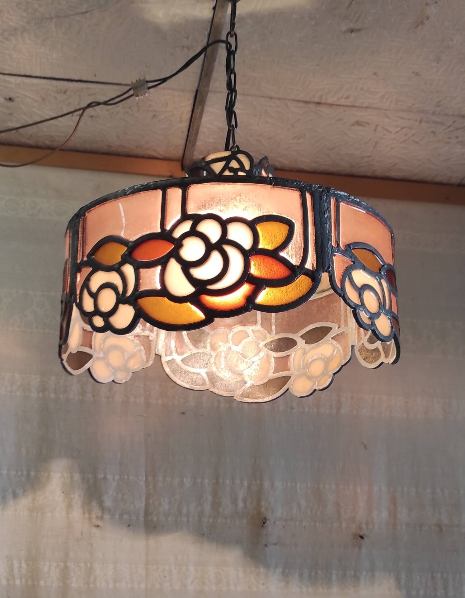 Tiffany-style glass and lead suspension - mid 20th century.