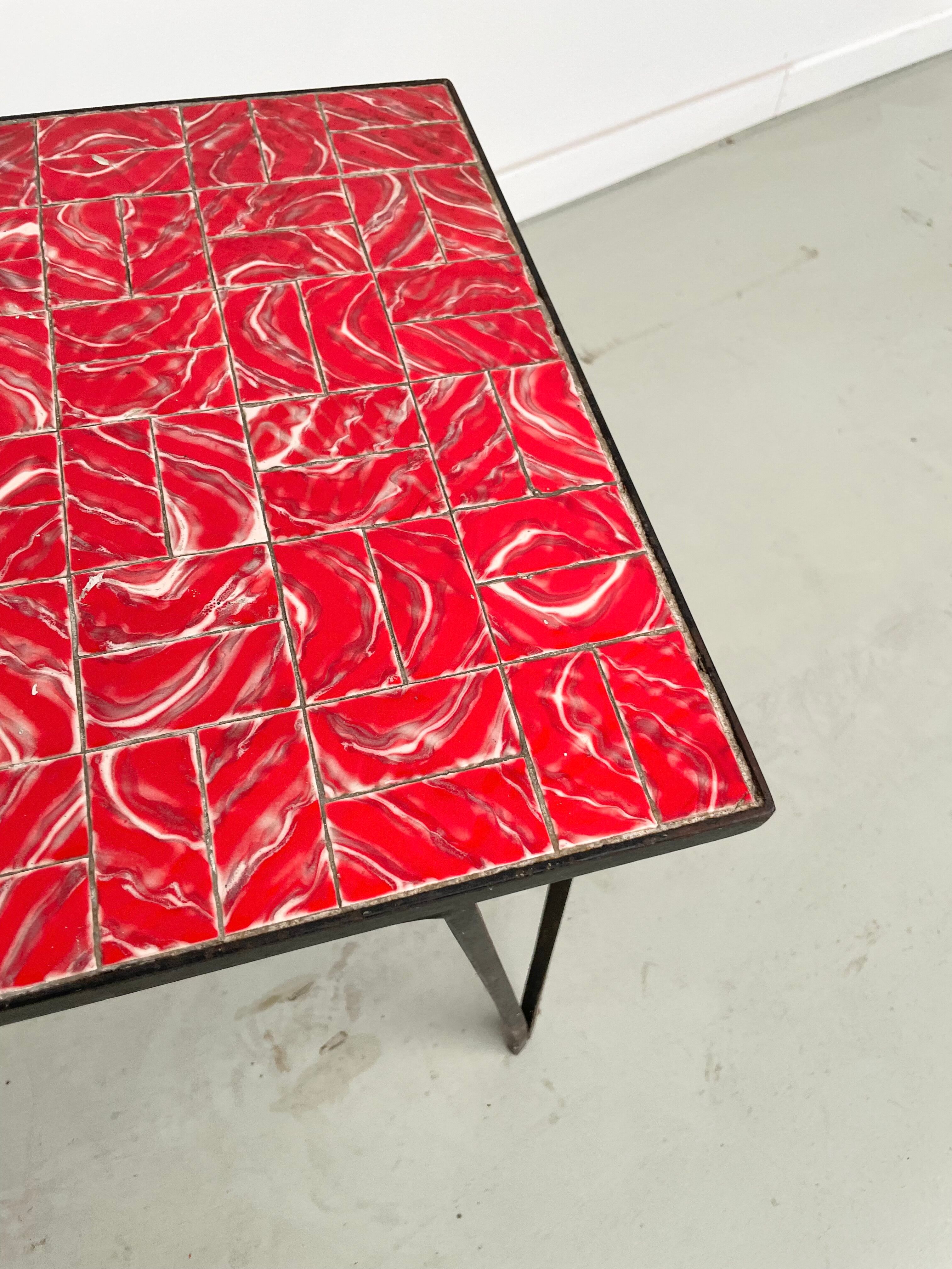 Red ceramic coffee table 50s