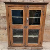 Ancien cabinet vitré en teck birman