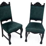 Une paire de chaises anciennes sur pattes de lion, Europe occidentale, vers 1920.