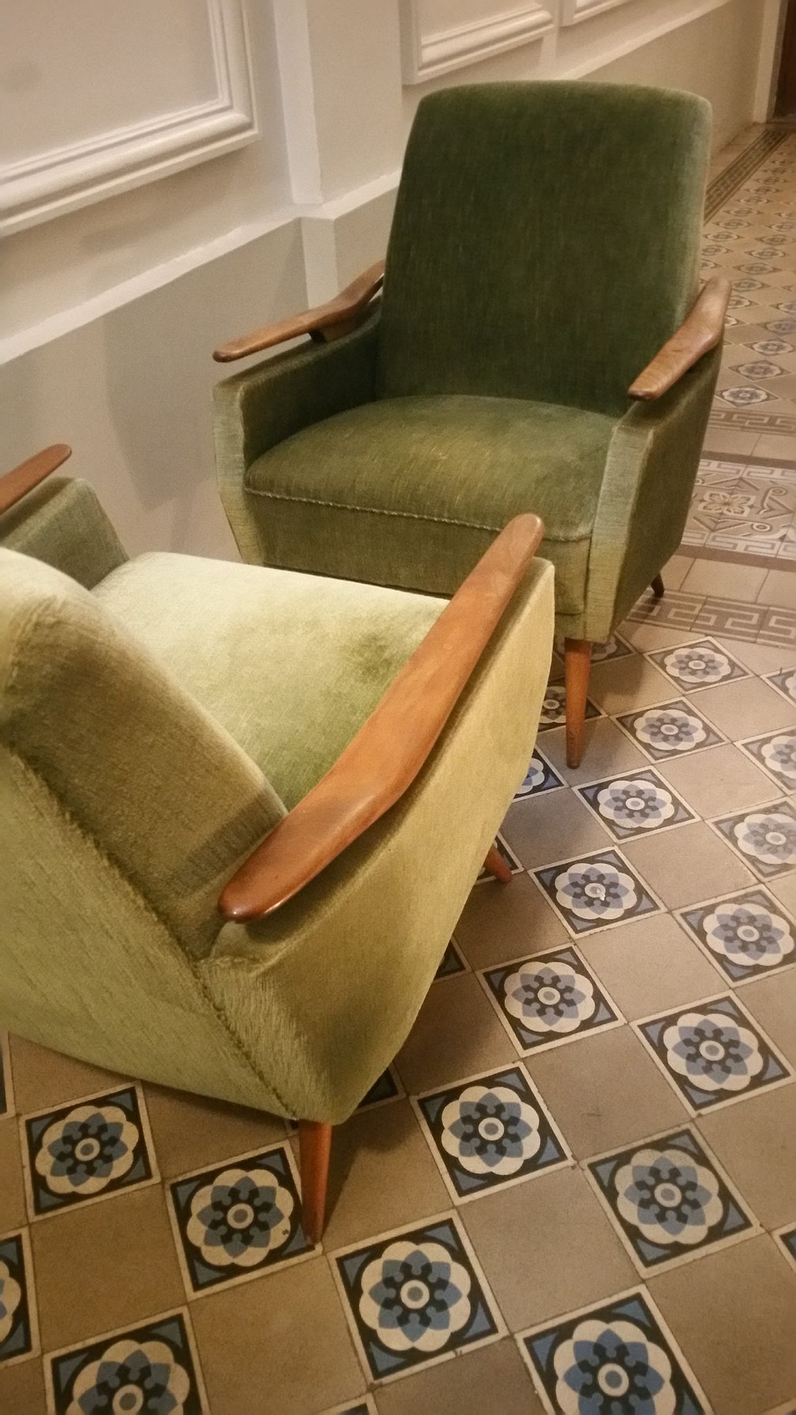 Lot of 2 armrests 50s/60s teak club chairs