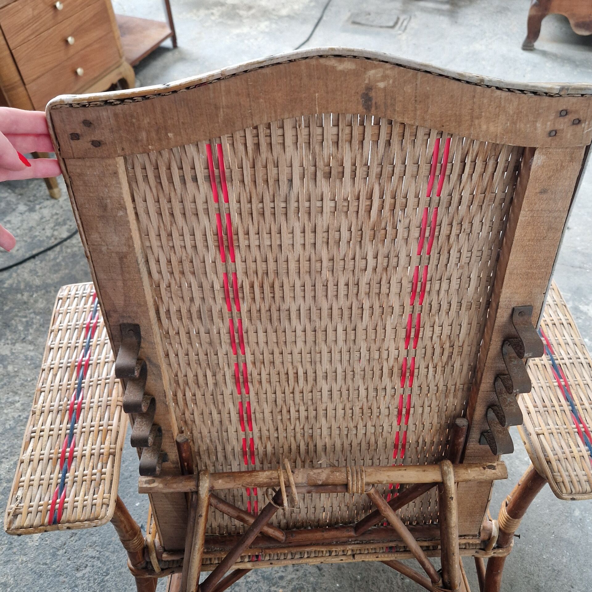 Adjustable rattan sun lounger