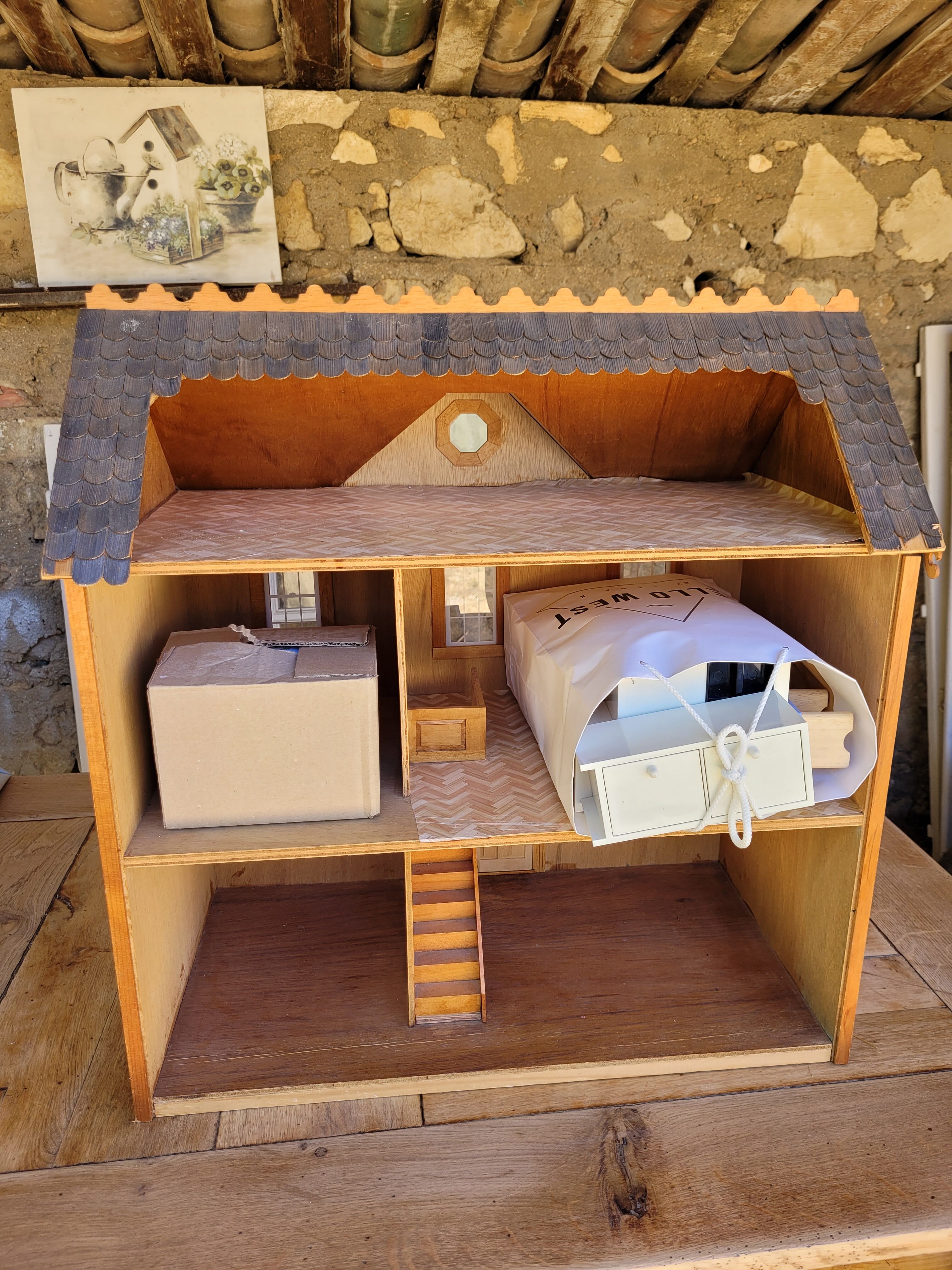 Artisanal cottage house for dolls