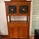 Élégant buffet vitrine de style Directoire en fruitier, début XIXe siècle