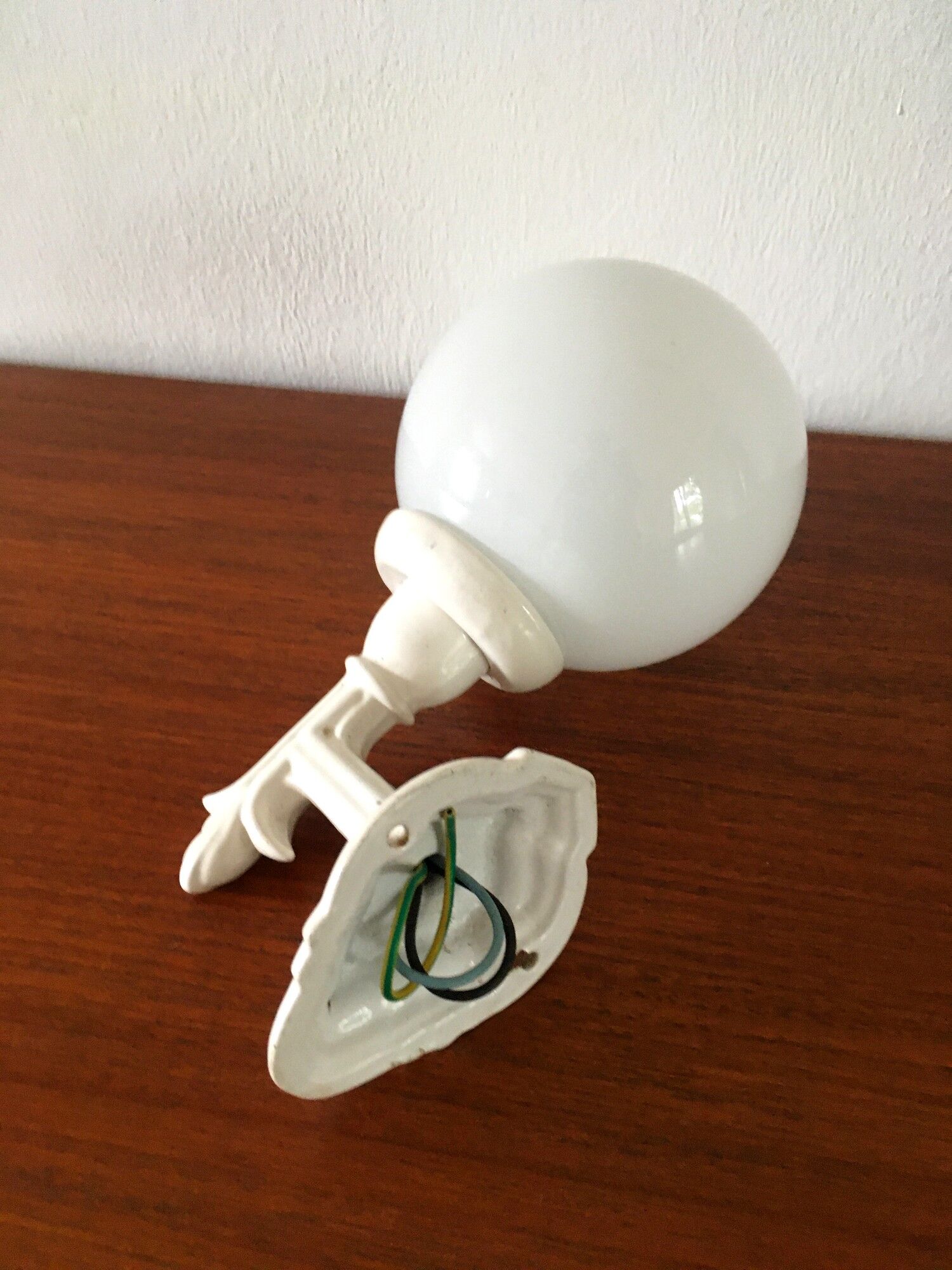 Metal and glass wall lamp