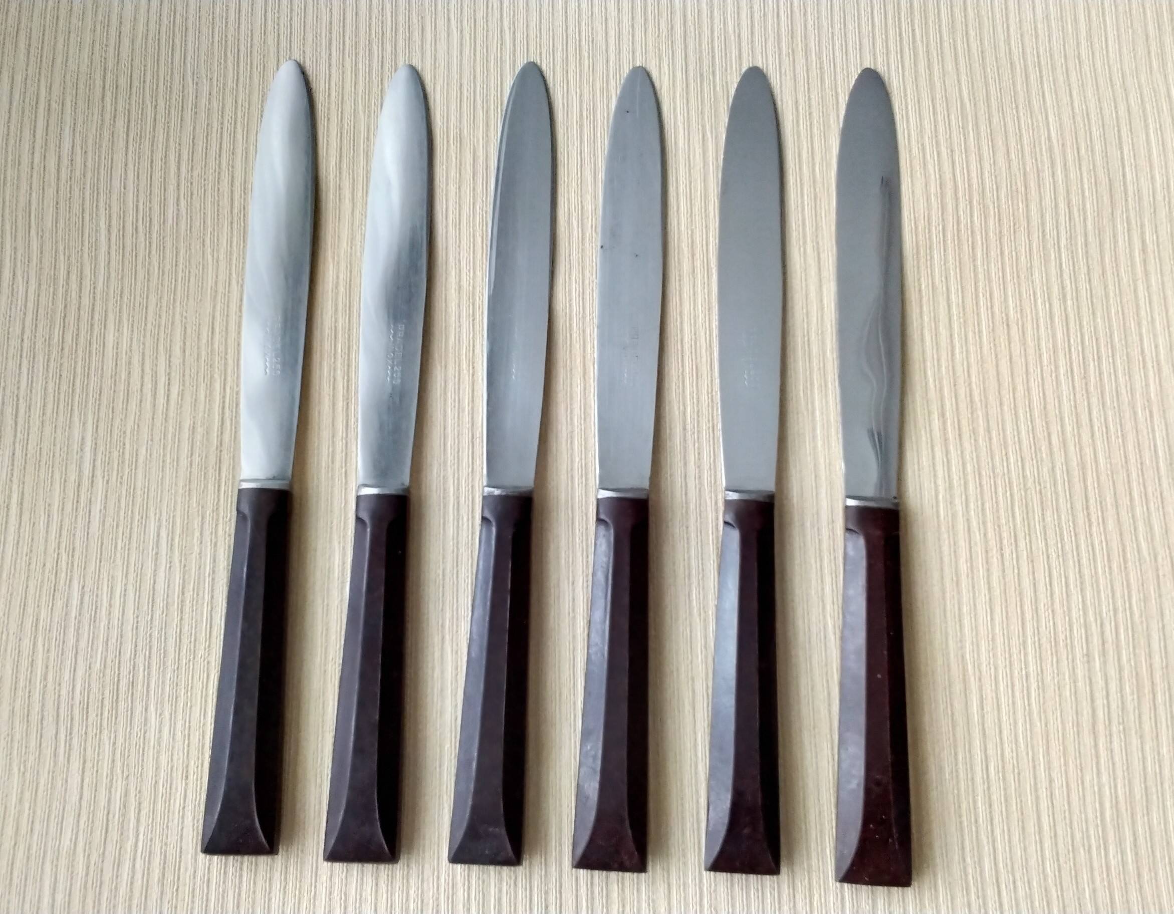 6 Bakelite table knives Pradel 255