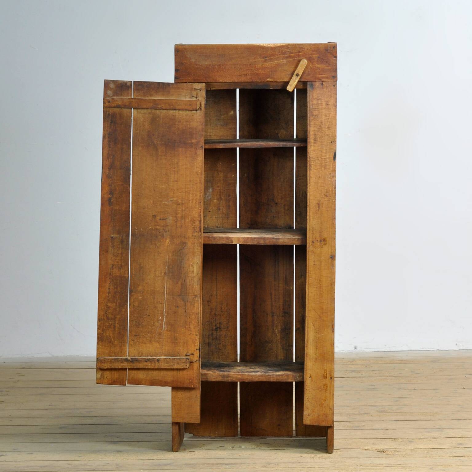 Cabinet wabi sabi en hêtre, années 1850