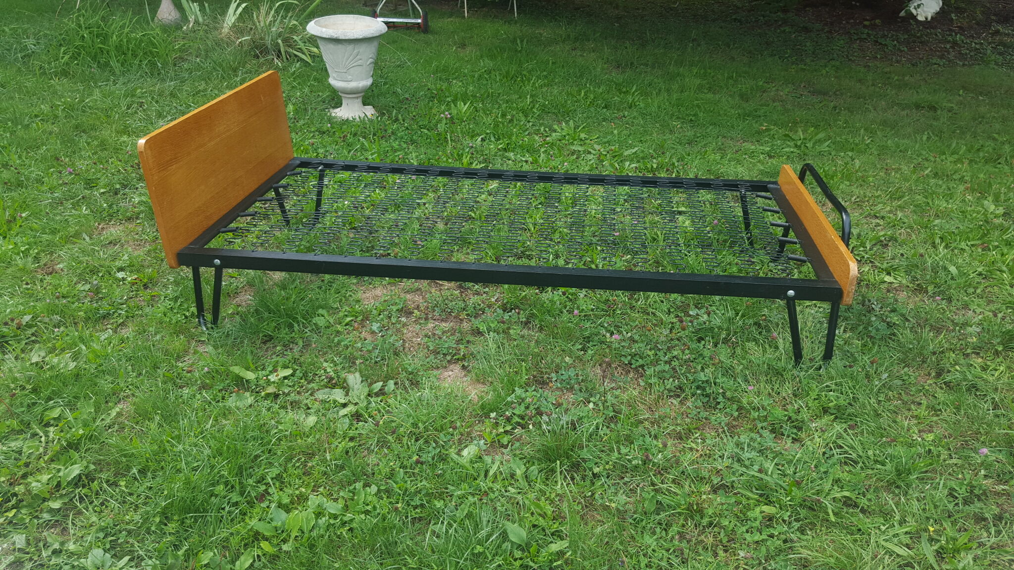 Vintage boarding bed 50