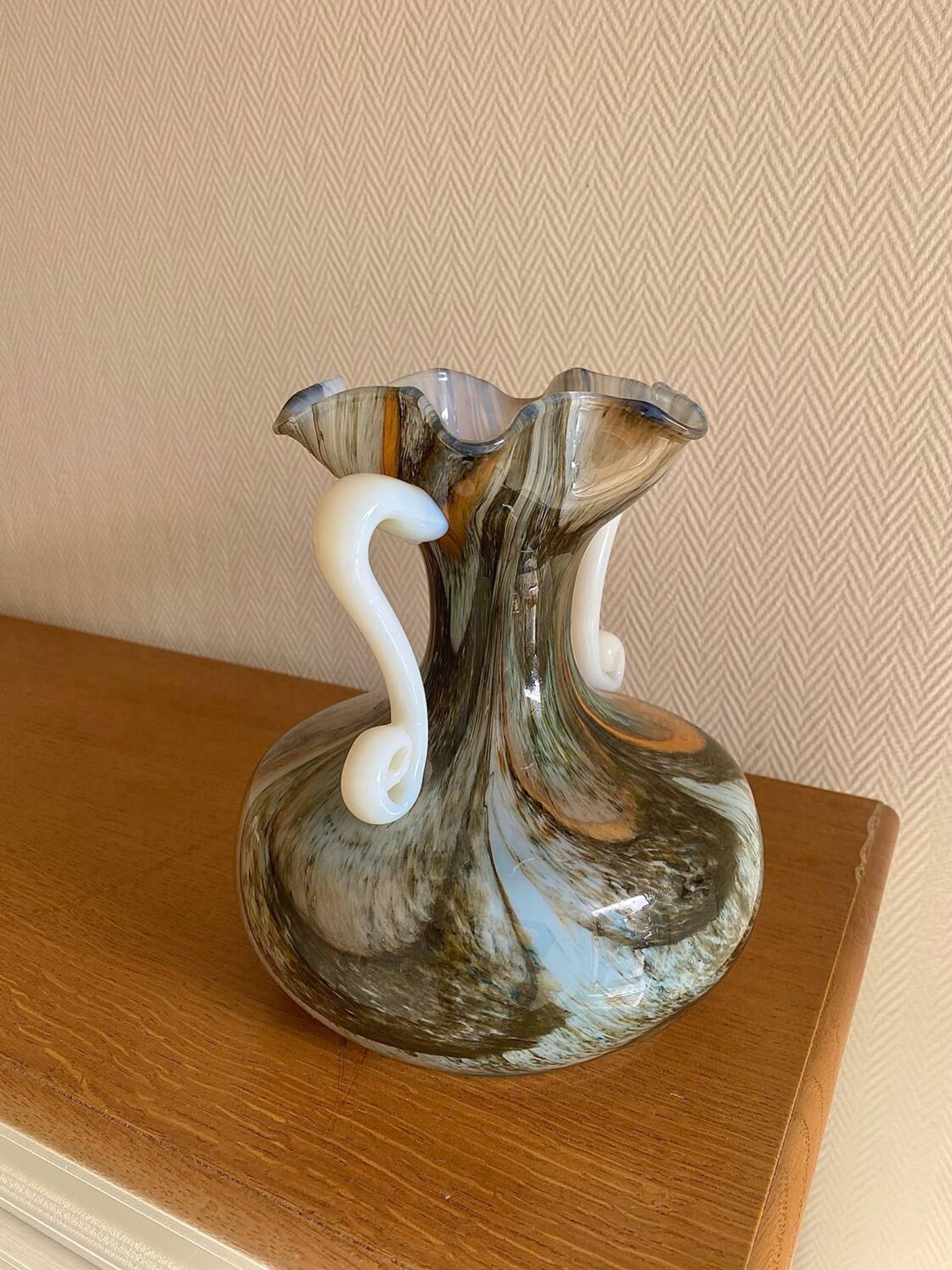 Vase en verre marbré italien 70s