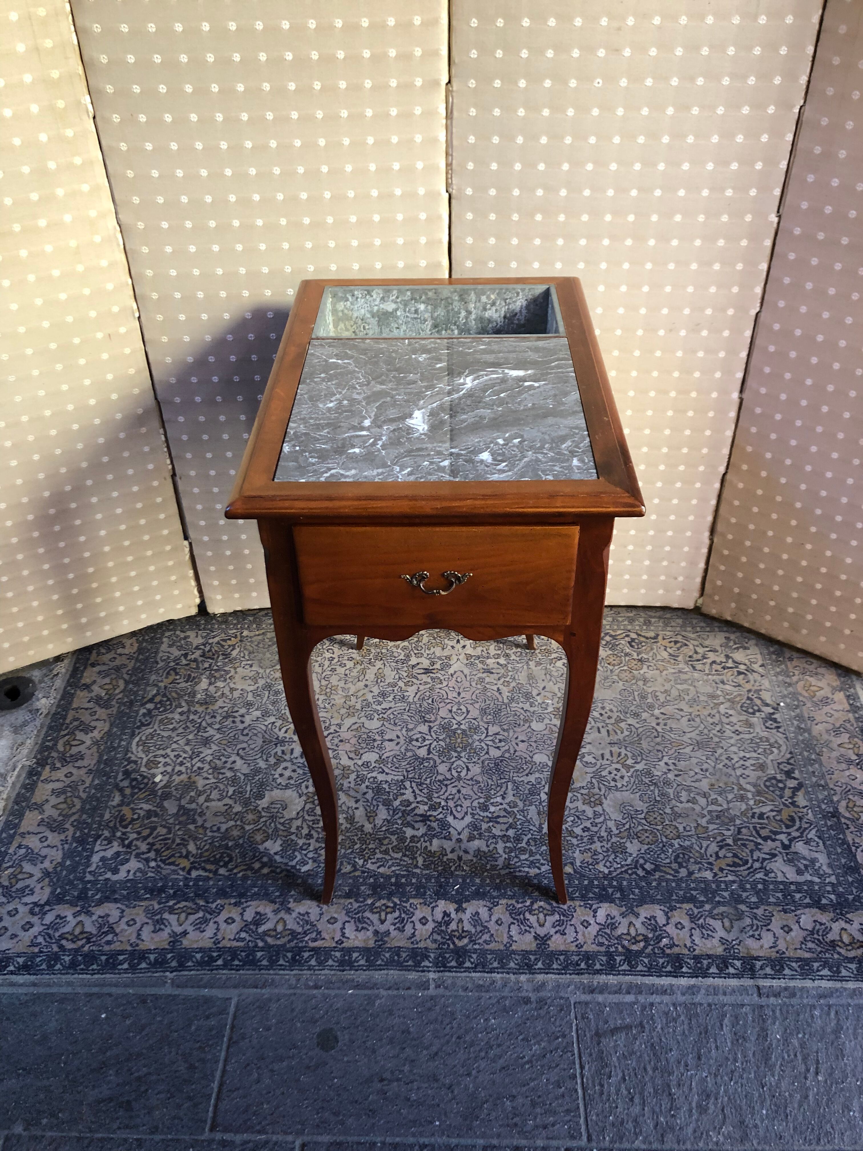 Louis XV-style cherry freshener table