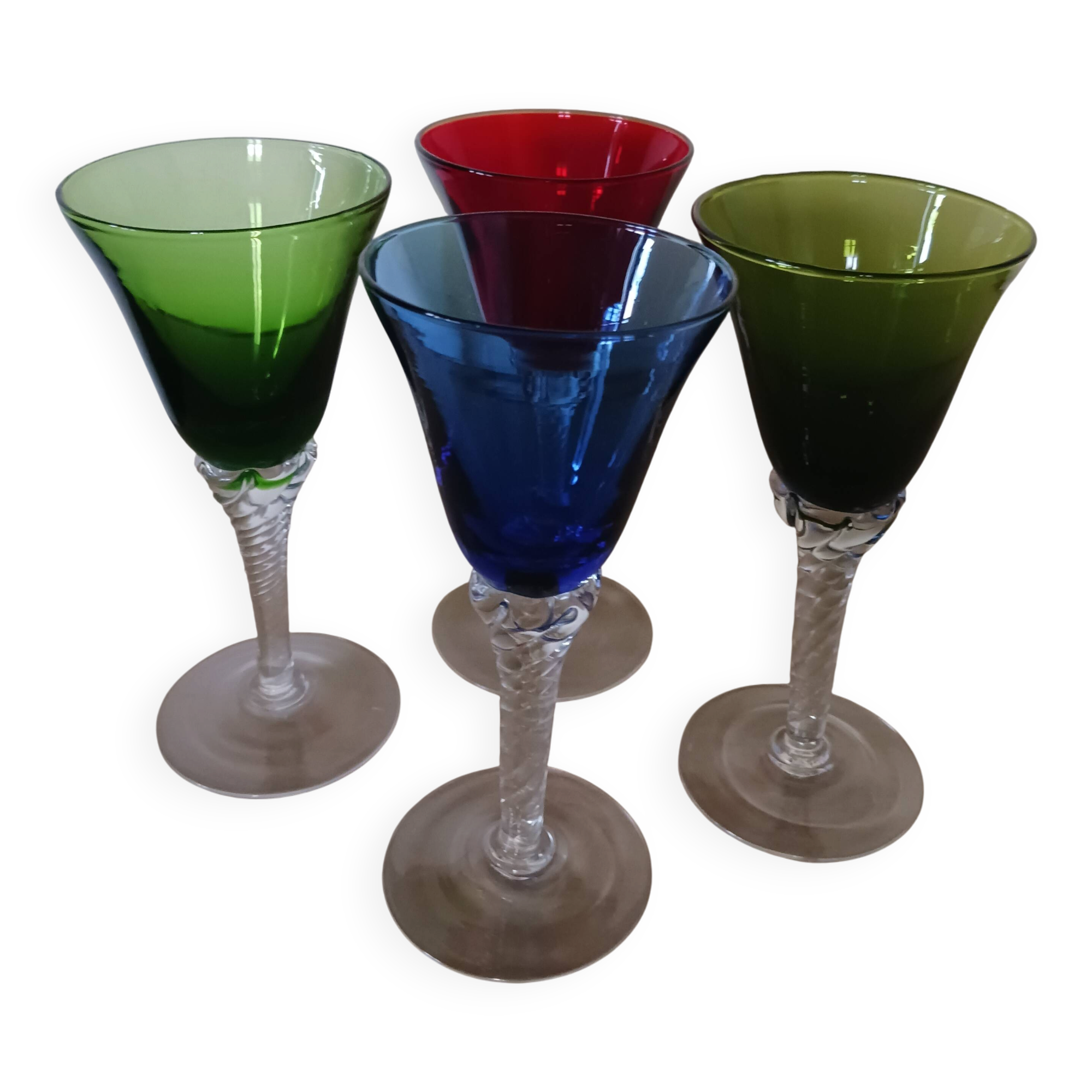 Verres colorés, en verre de Murano .