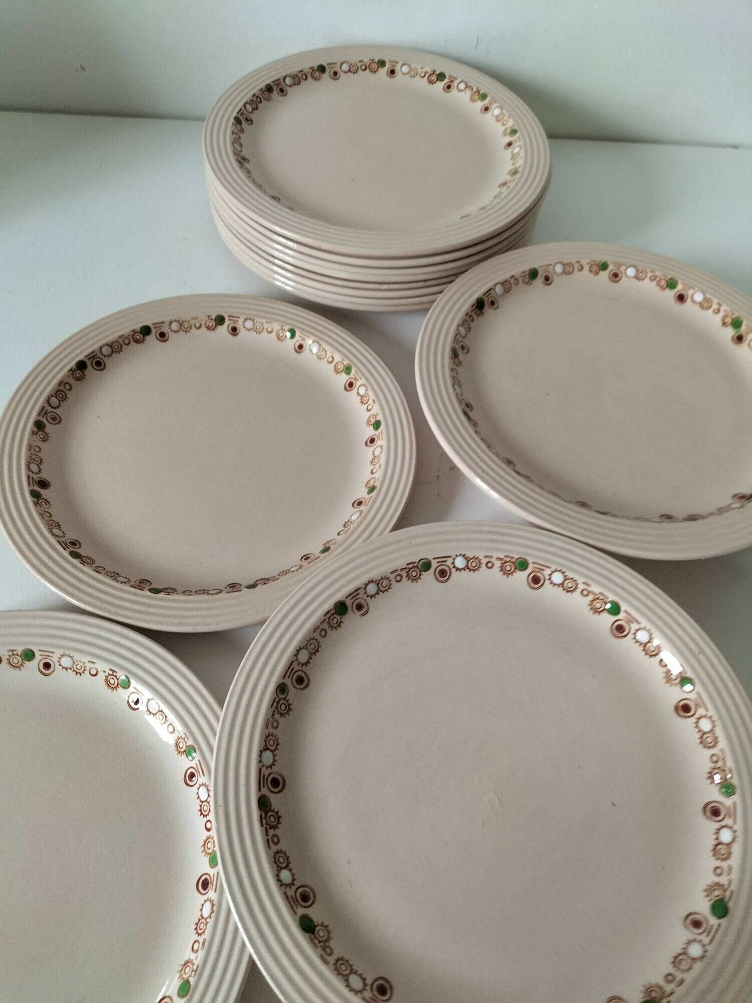 Plats à gâteaux et assiettes à dessert Longwy modèle Betty