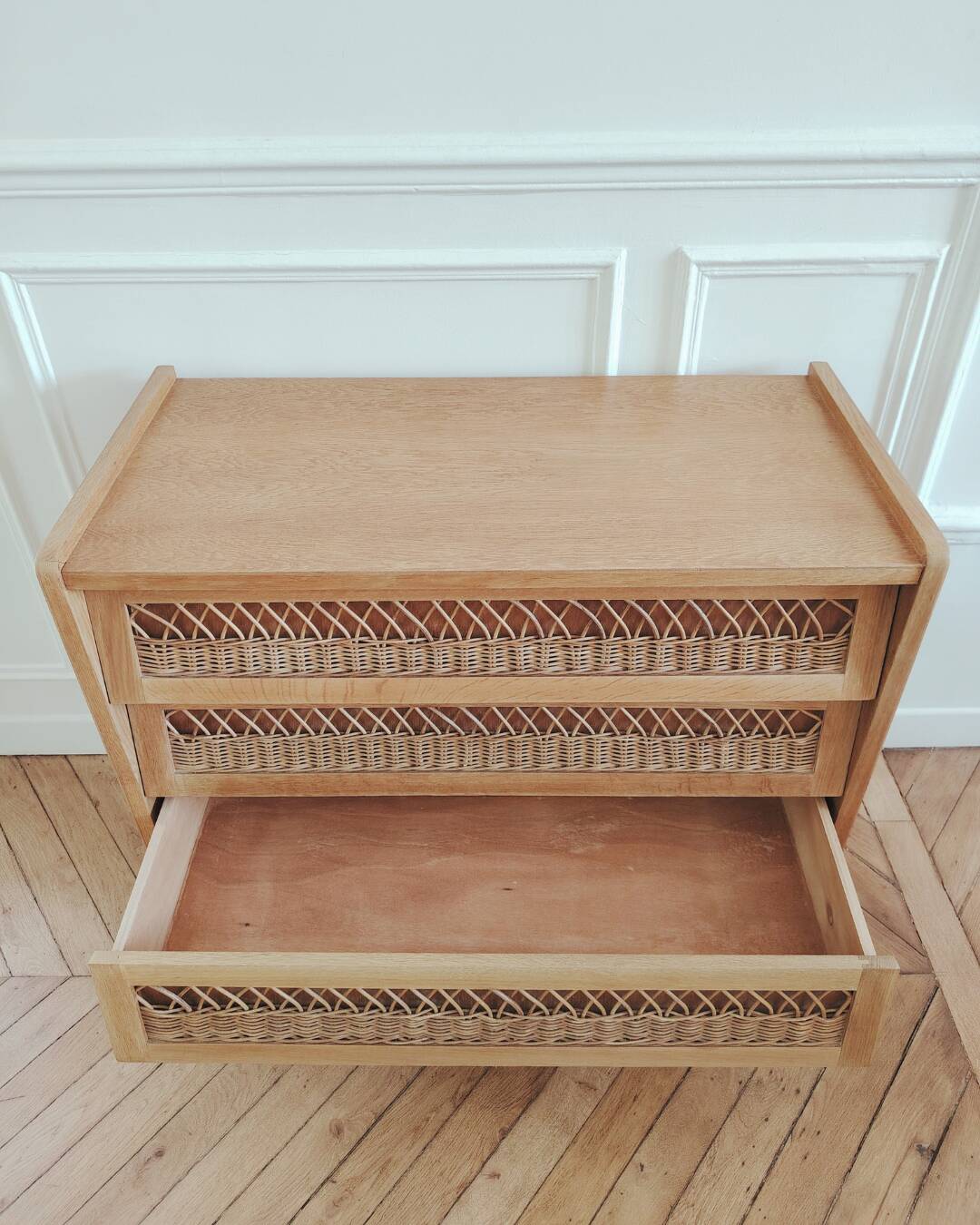 Commode en bois et rotin vintage rénovée, années 60