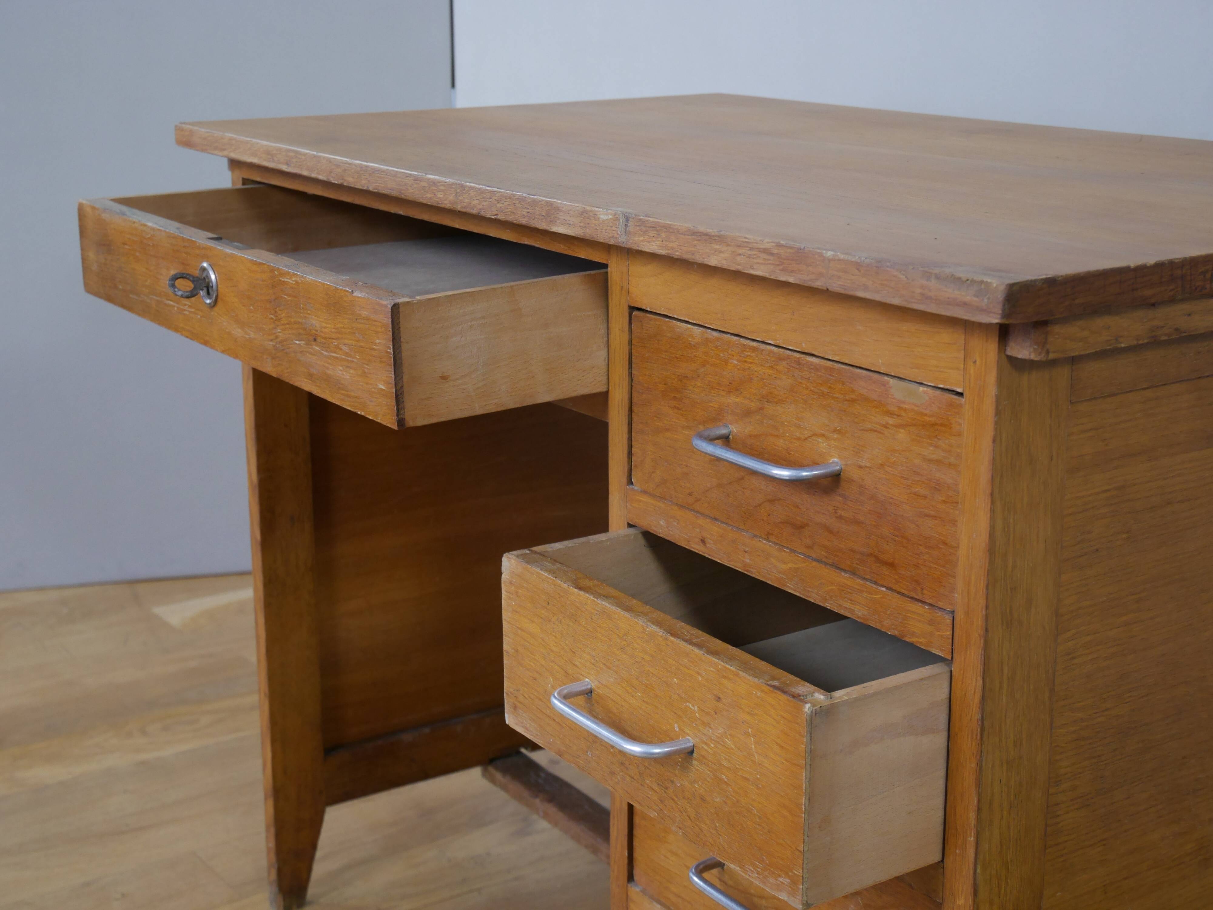 Bureau en chêne des années 50 60