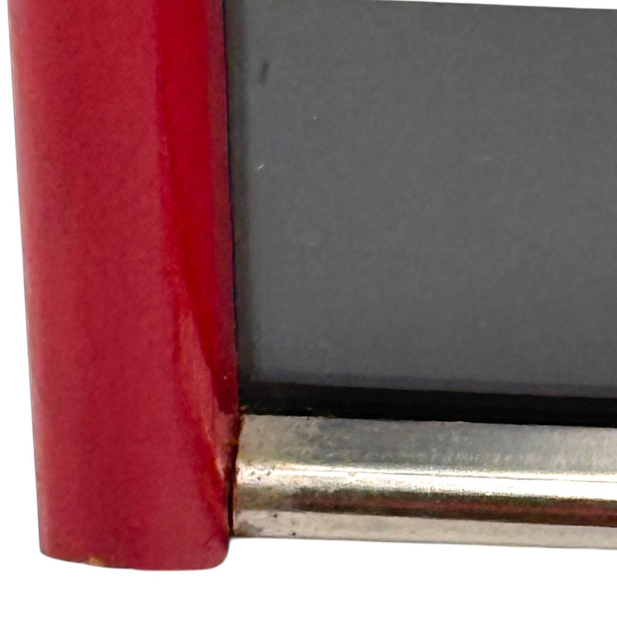 Plateau Space Age européen des années 70 à graphisme moderniste