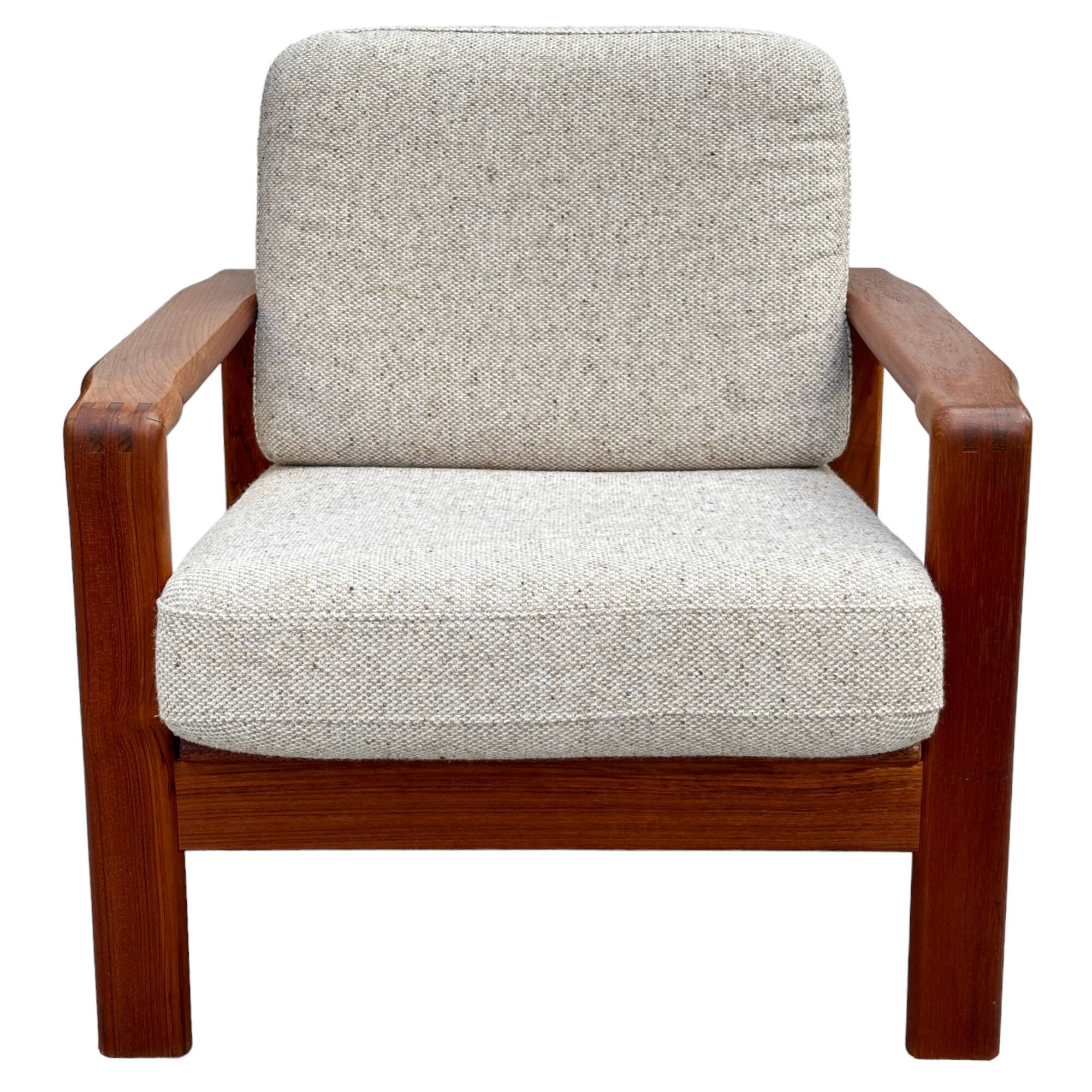 Vintage Scandinavian armchair in teak and wool - 1960s