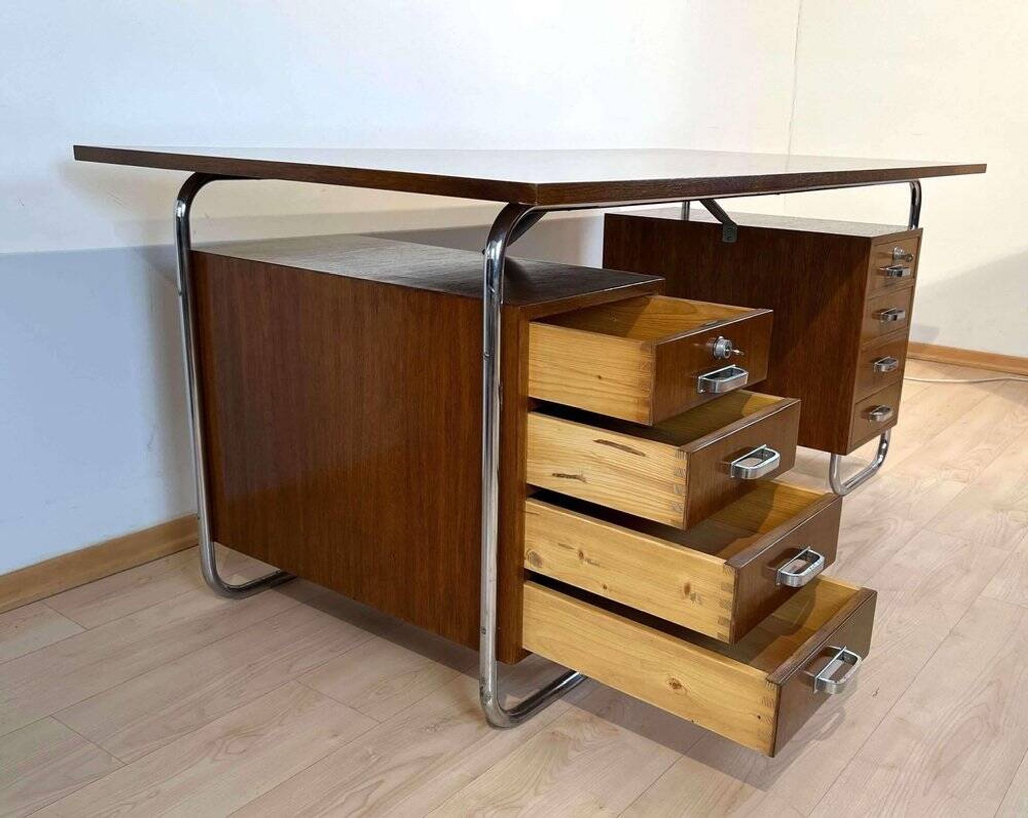 Vintage Bauhaus Oak Veneer Desk from Mücke & Melder, 1940s