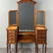 Coiffeuse avec miroir triptyque de style Louis XVI, XXe siècle