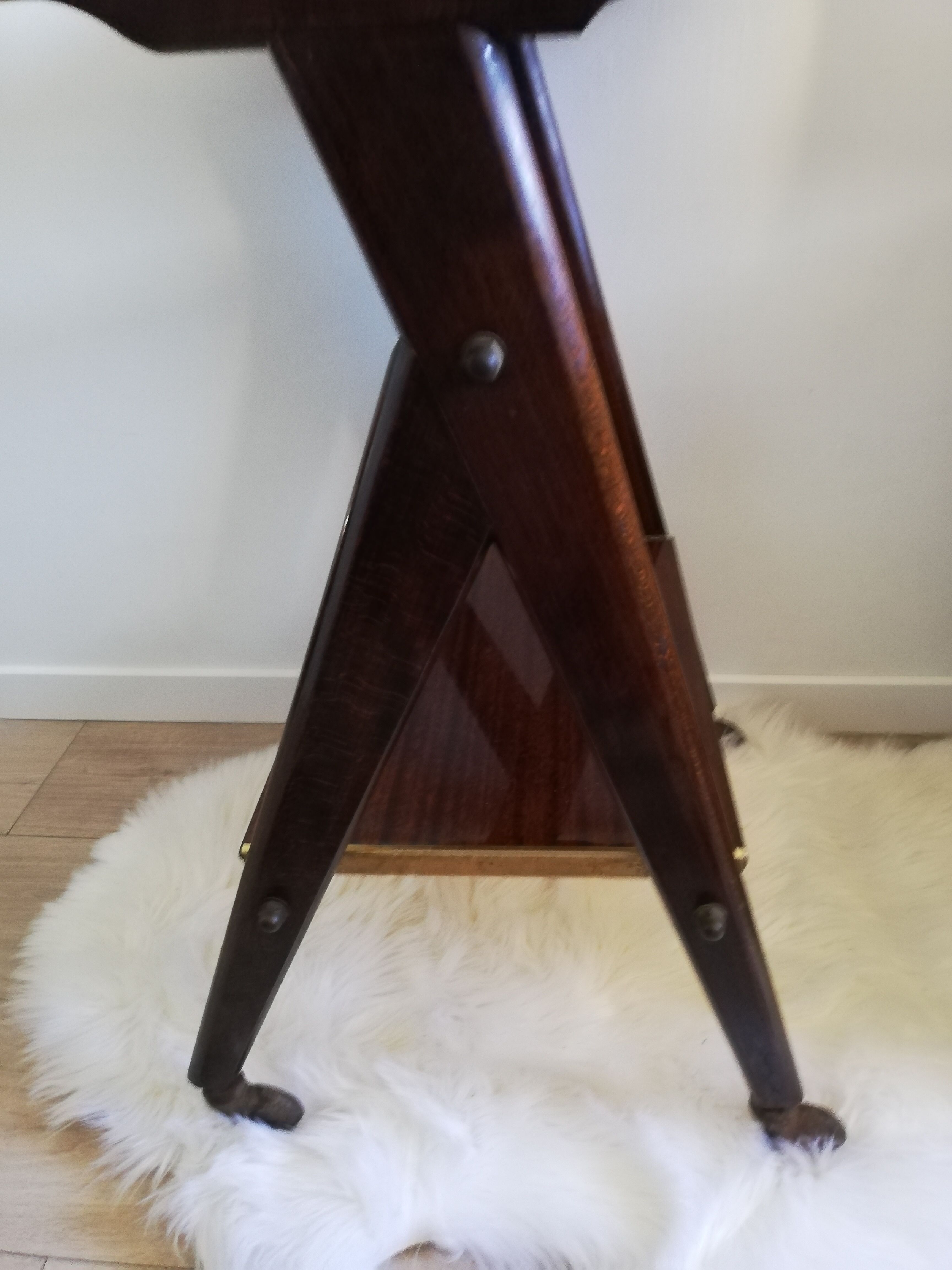 Side table, harness