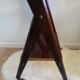 Table d'appoint, sellette