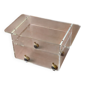 Table basse, meuble d’appoint sur roulette en Plexiglas  1970