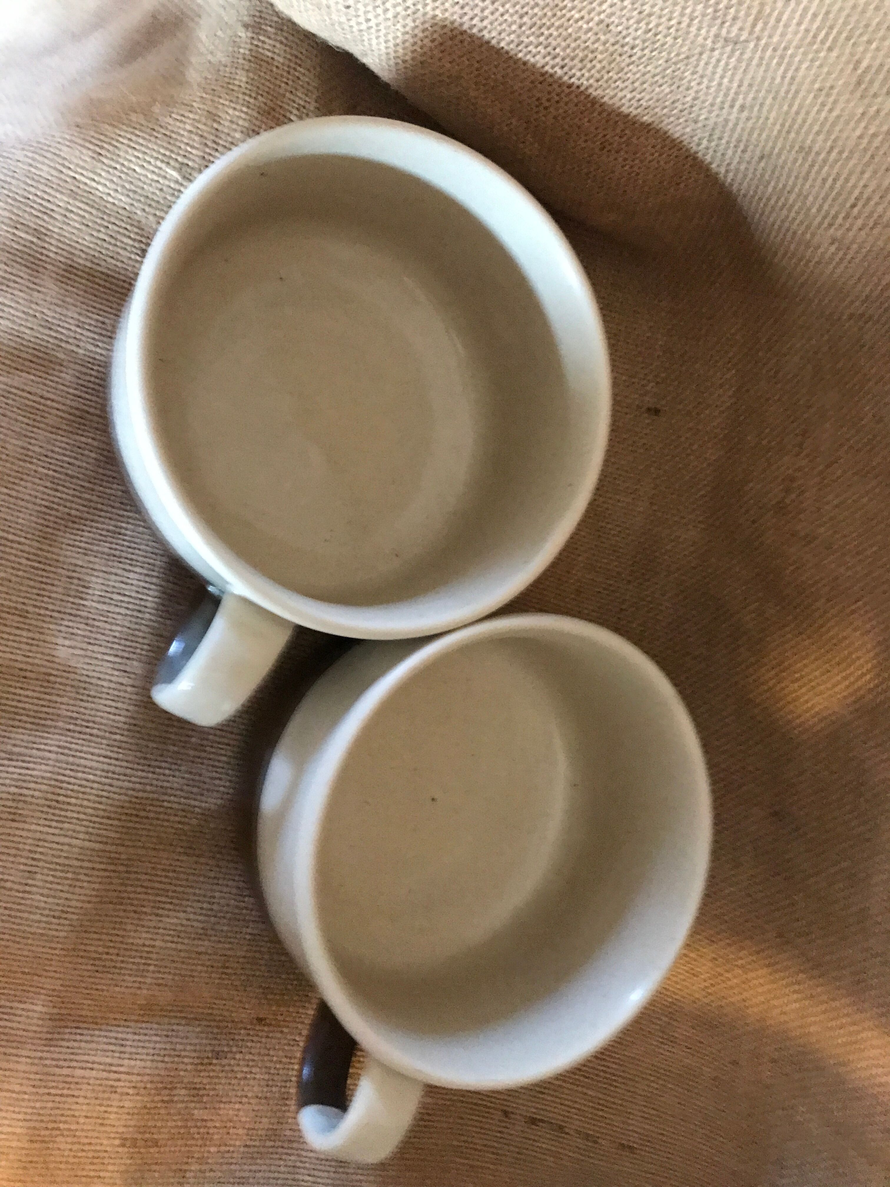 Pair of mug cups in sandstone