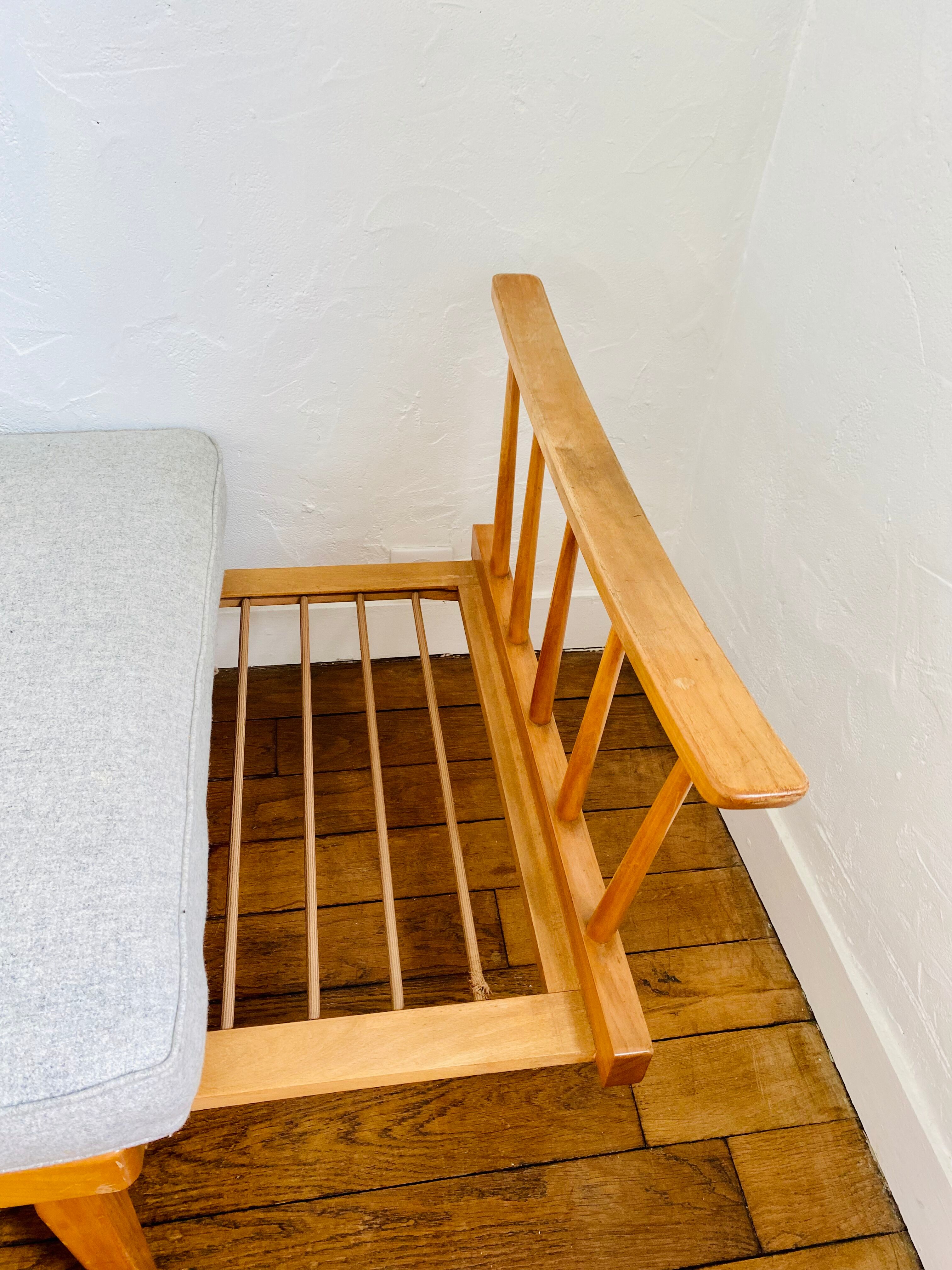 Vintage sofa day bed