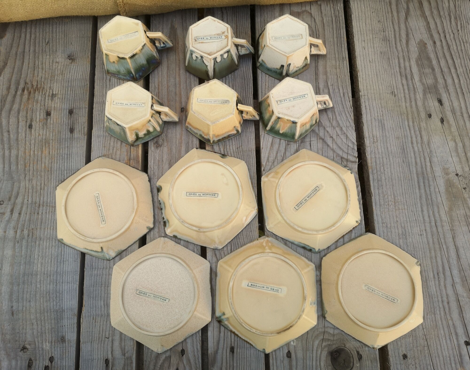 Set of 6 coffee cups with morvan sandstone saucers