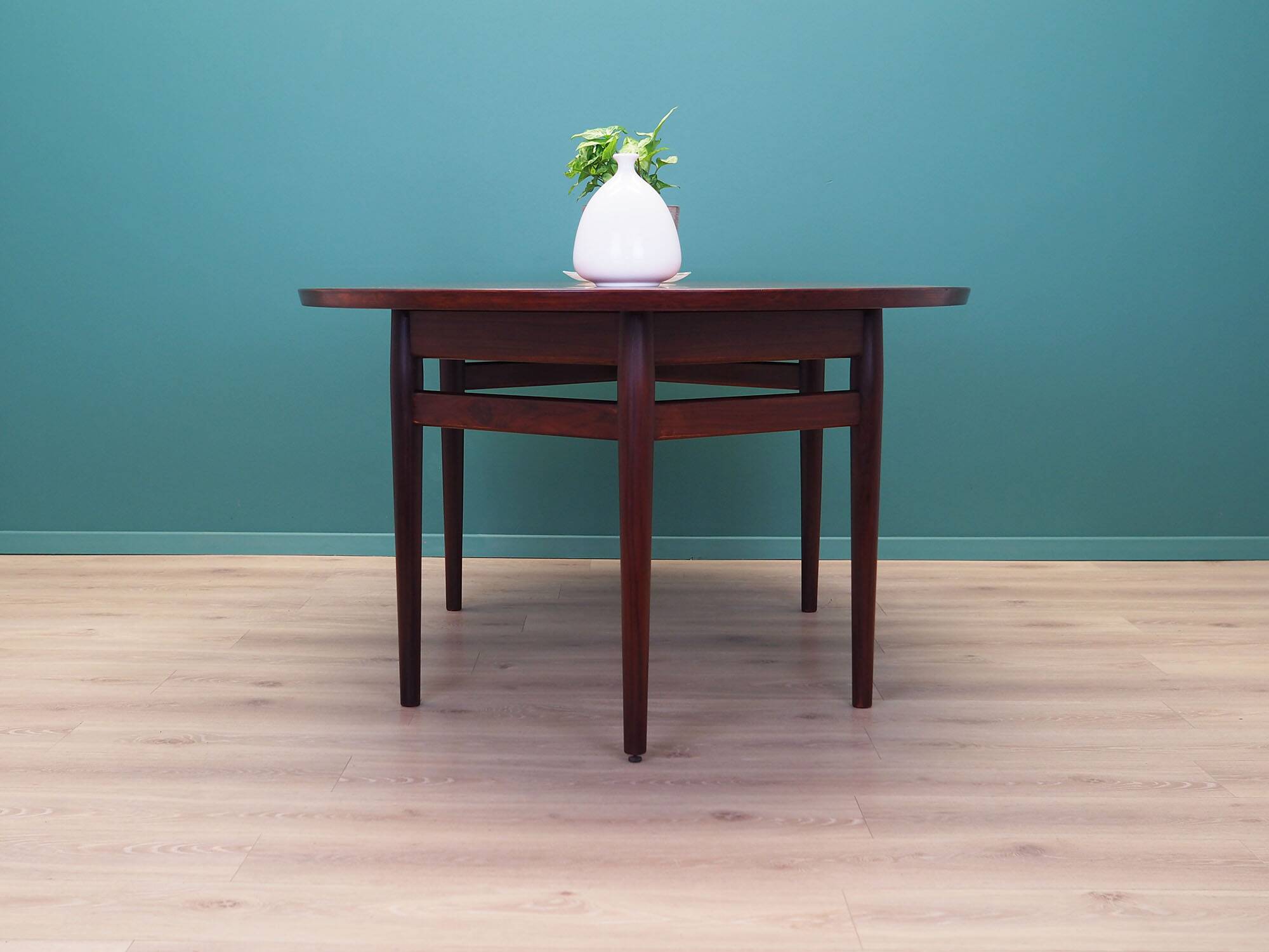 Oval rosewood table, 1950s, Danish design, designer: Arne Vodder, productio