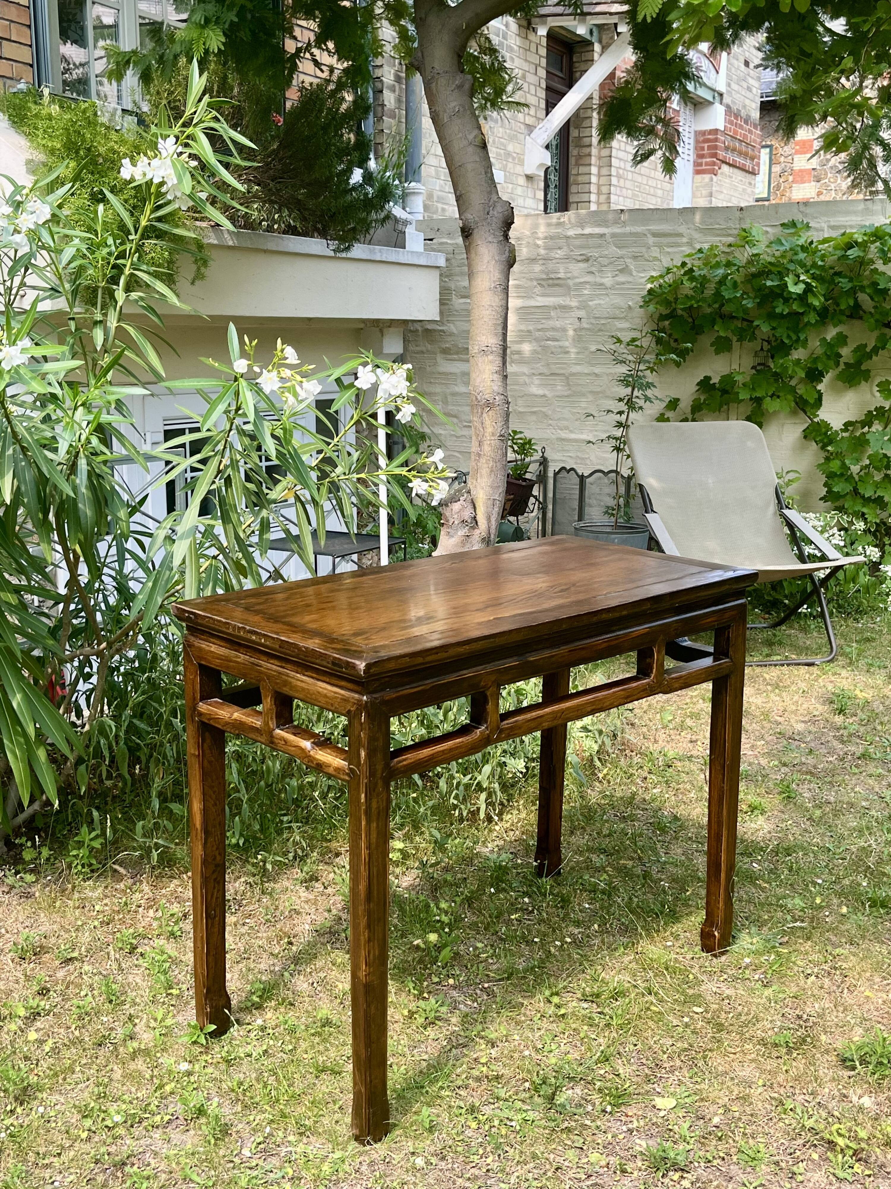 Console en bois de Huali, XXème siècle
