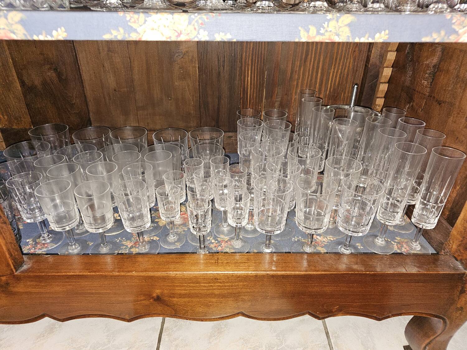Set of 59 Sèvres crystal glasses and ice bucket from the 60s