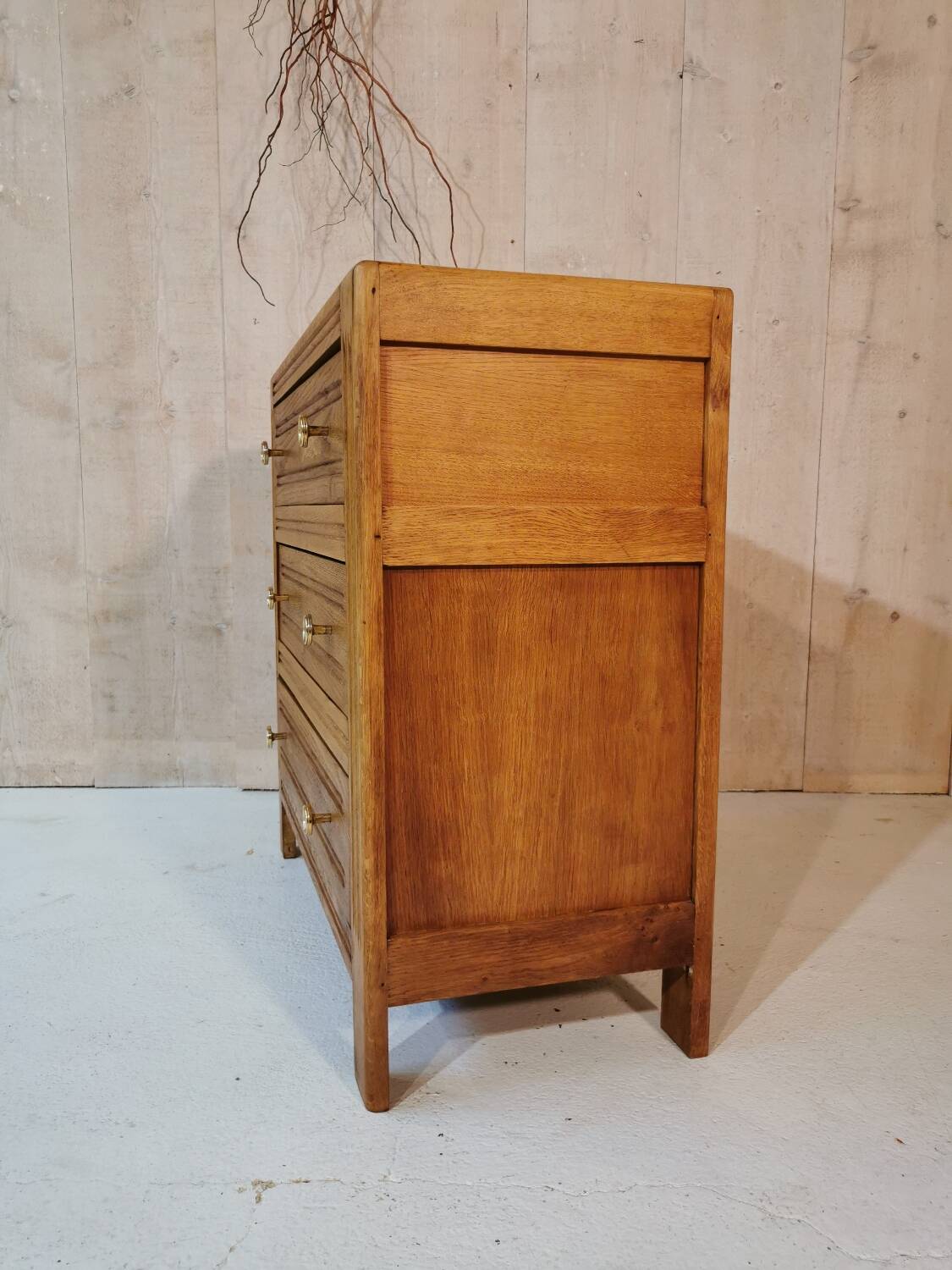 Oak chest of drawers