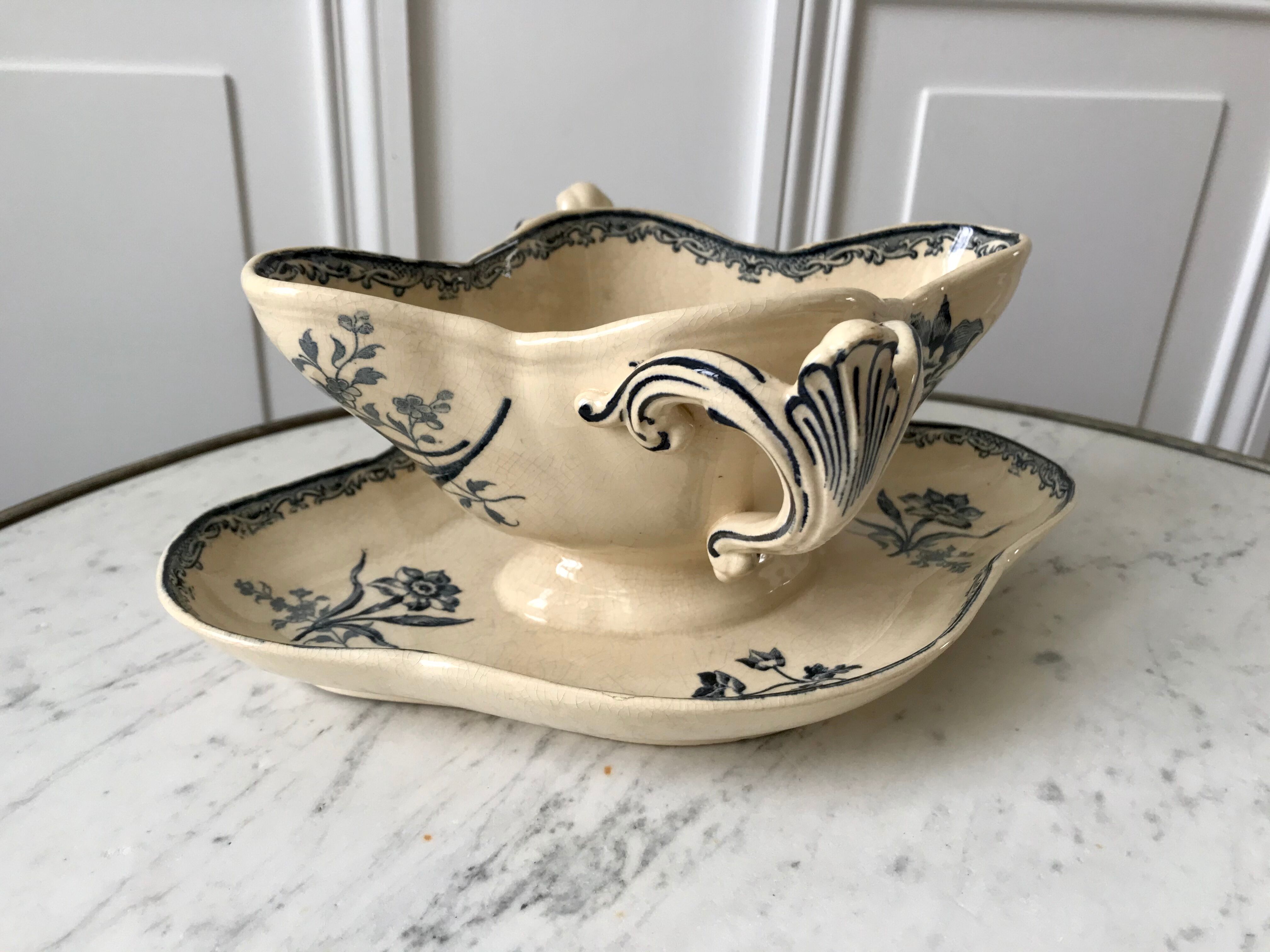 Gravy boat Terre de Fer Sarreguemines late nineteenth century