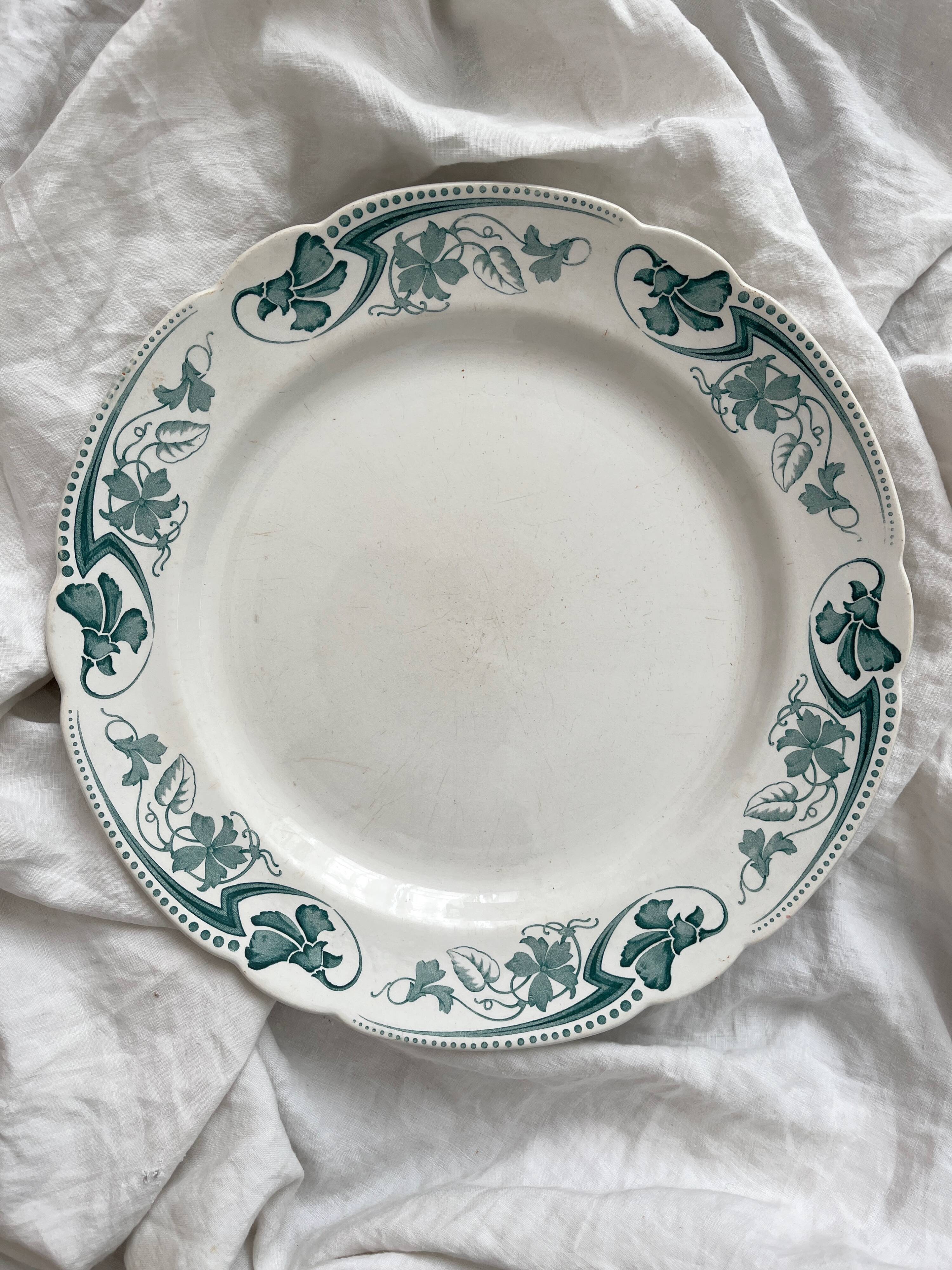 Round ironstone dish "Lucy" KG Lunéville circa 1900