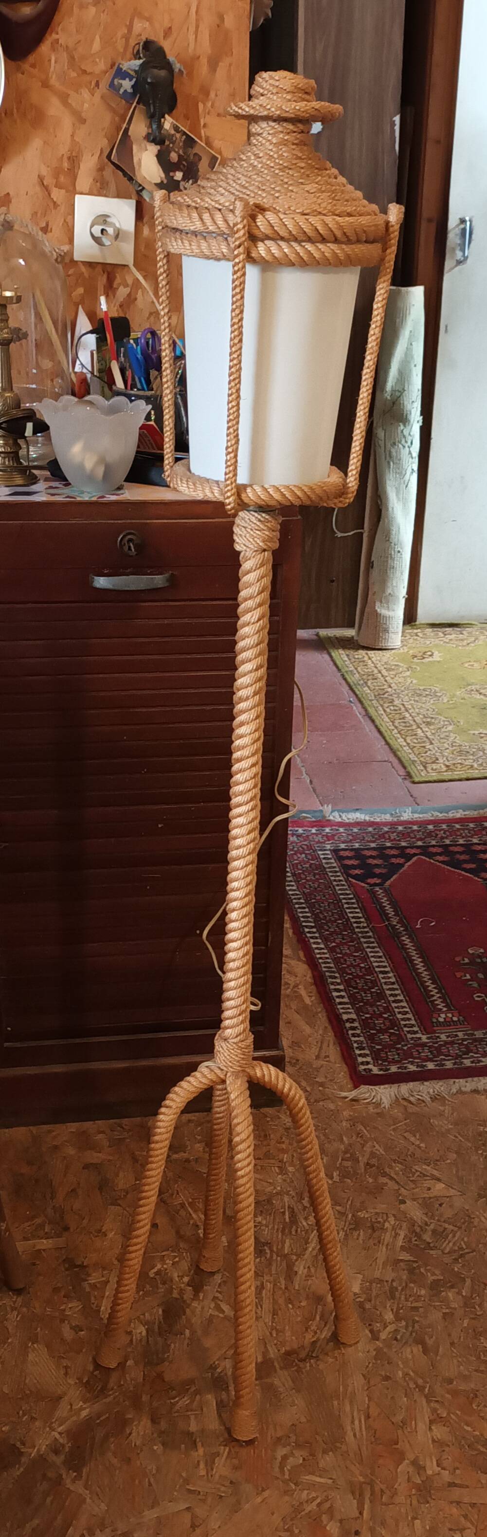 Rope floor lamp