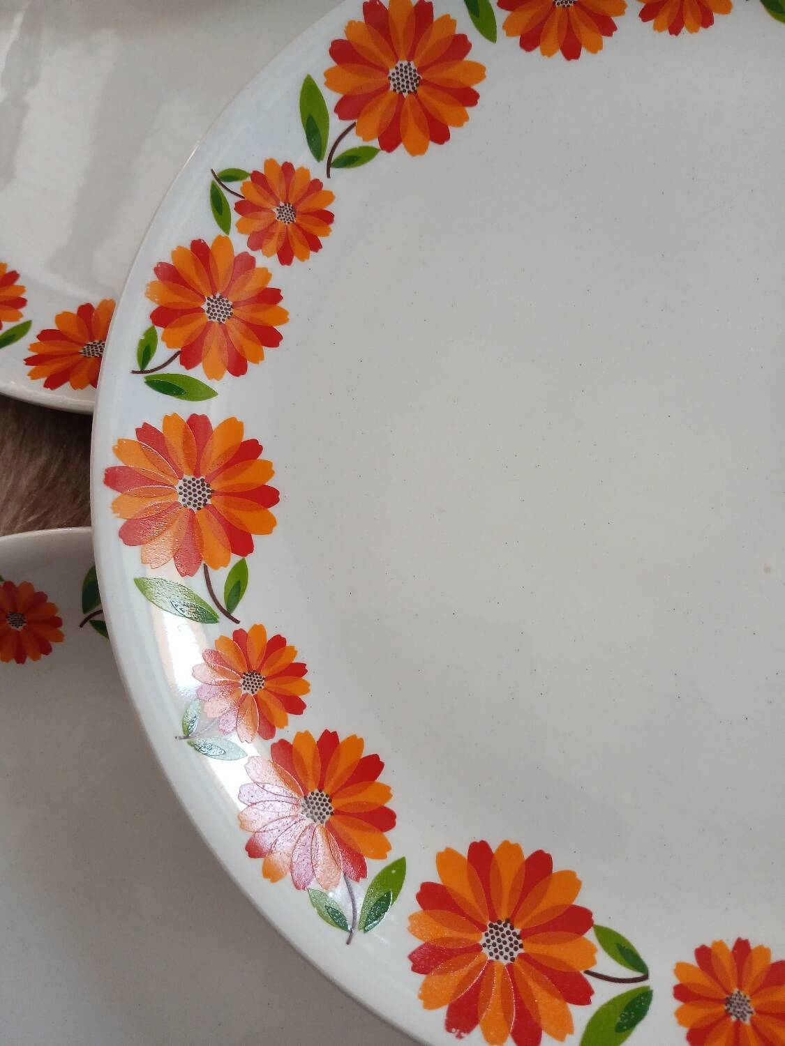 12 vintage dessert plates Moulin des Loups
