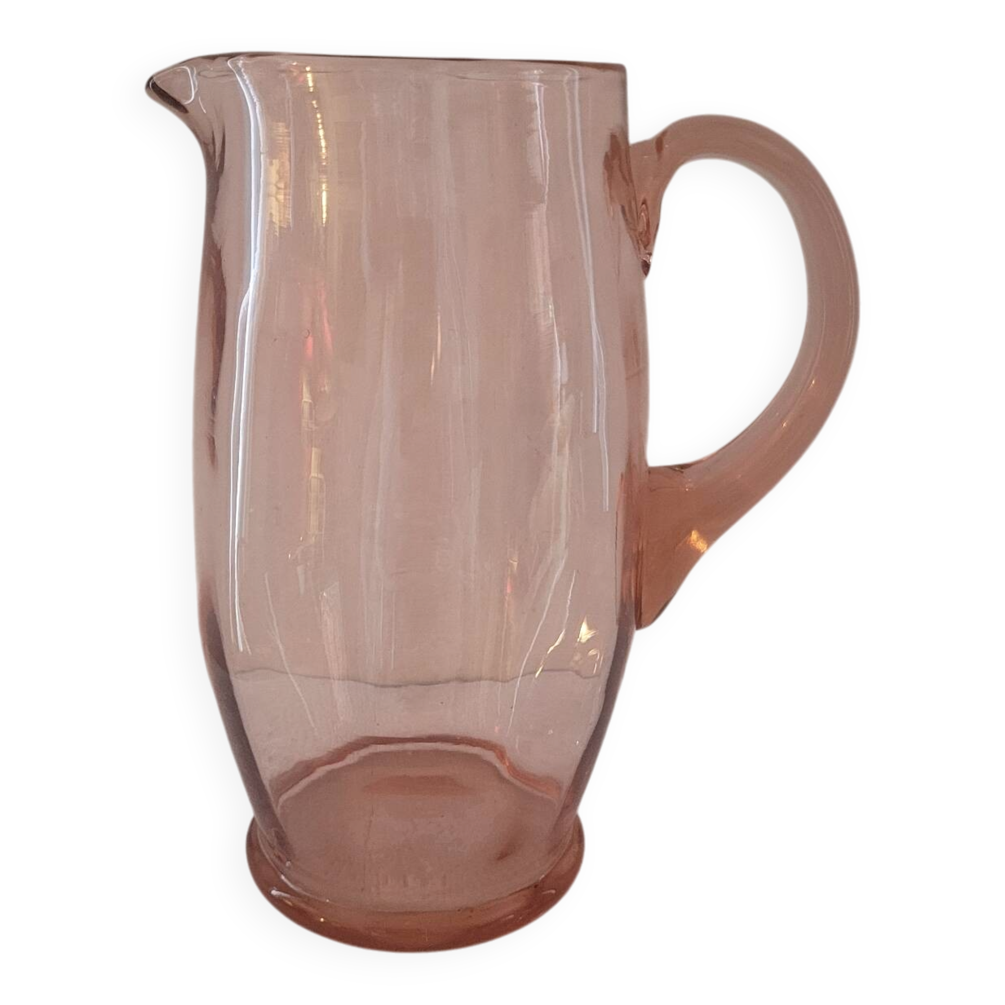 Pichet en verre soufflé rose, vers 1960