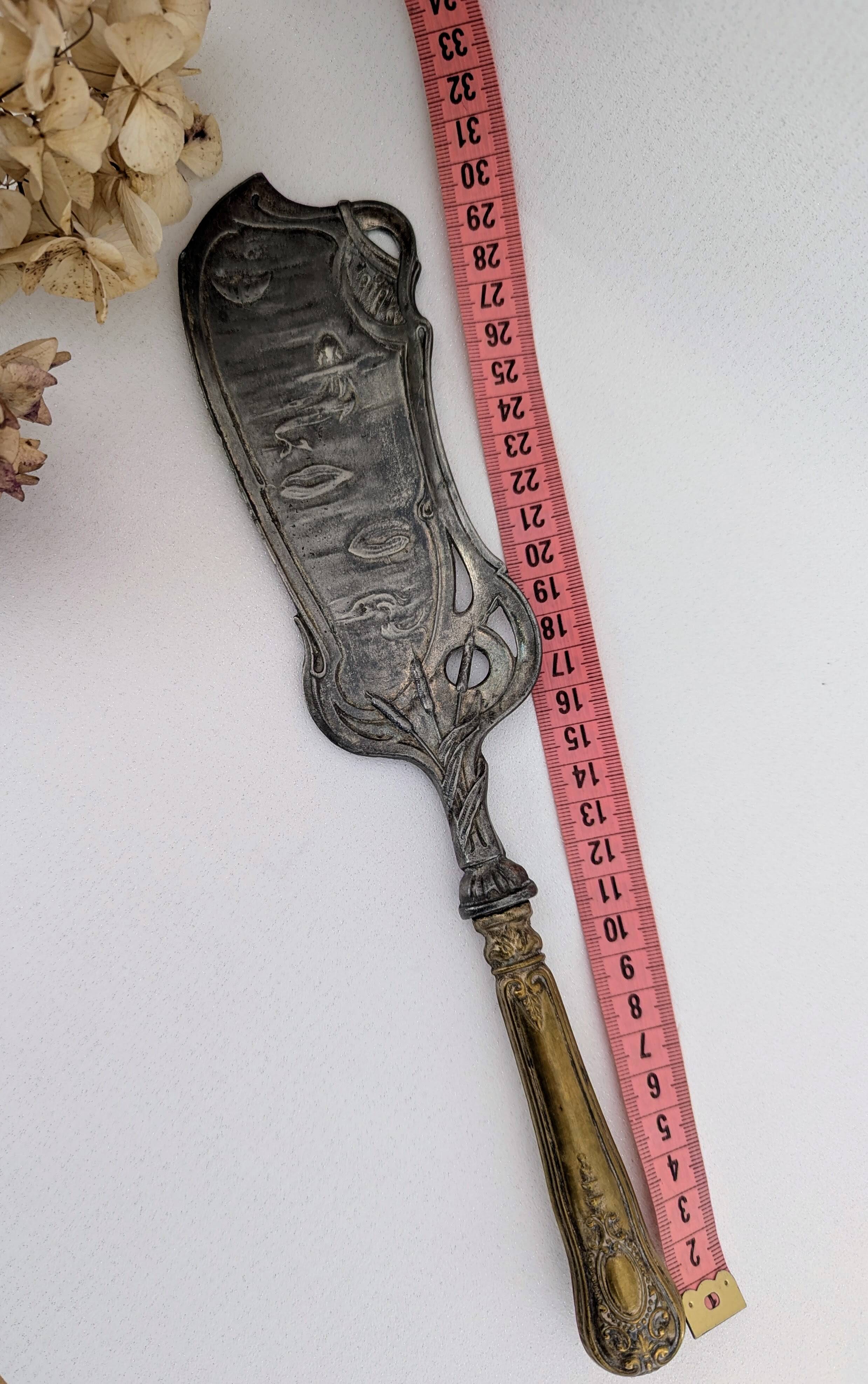 Large Art Nouveau serving shovel in white metal and gilded brass 30 cm