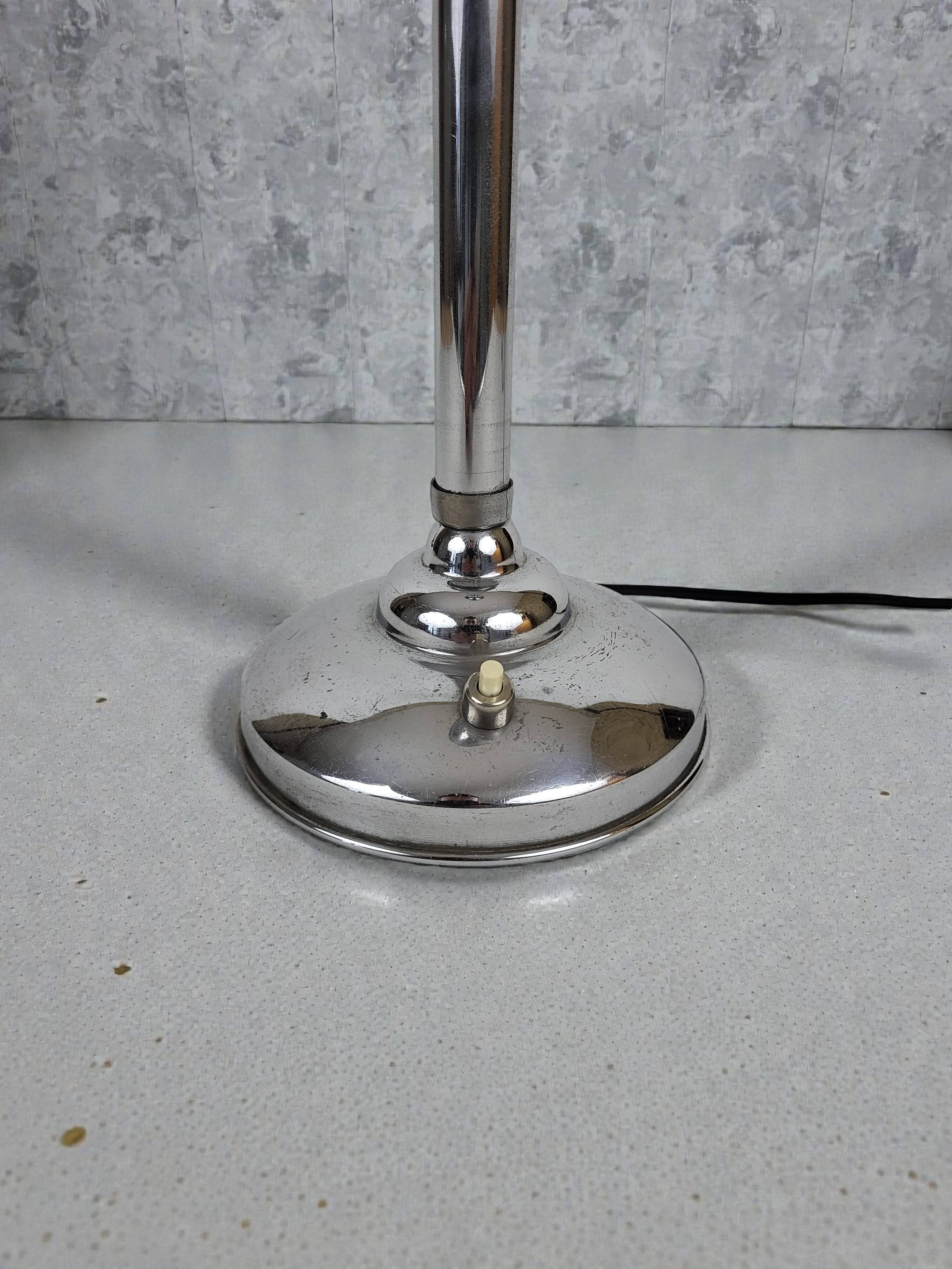 Art Deco lamp in chromed metal