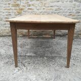 Closing table a drawer