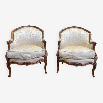 Paire de fauteuils - bergères de style Louis XV